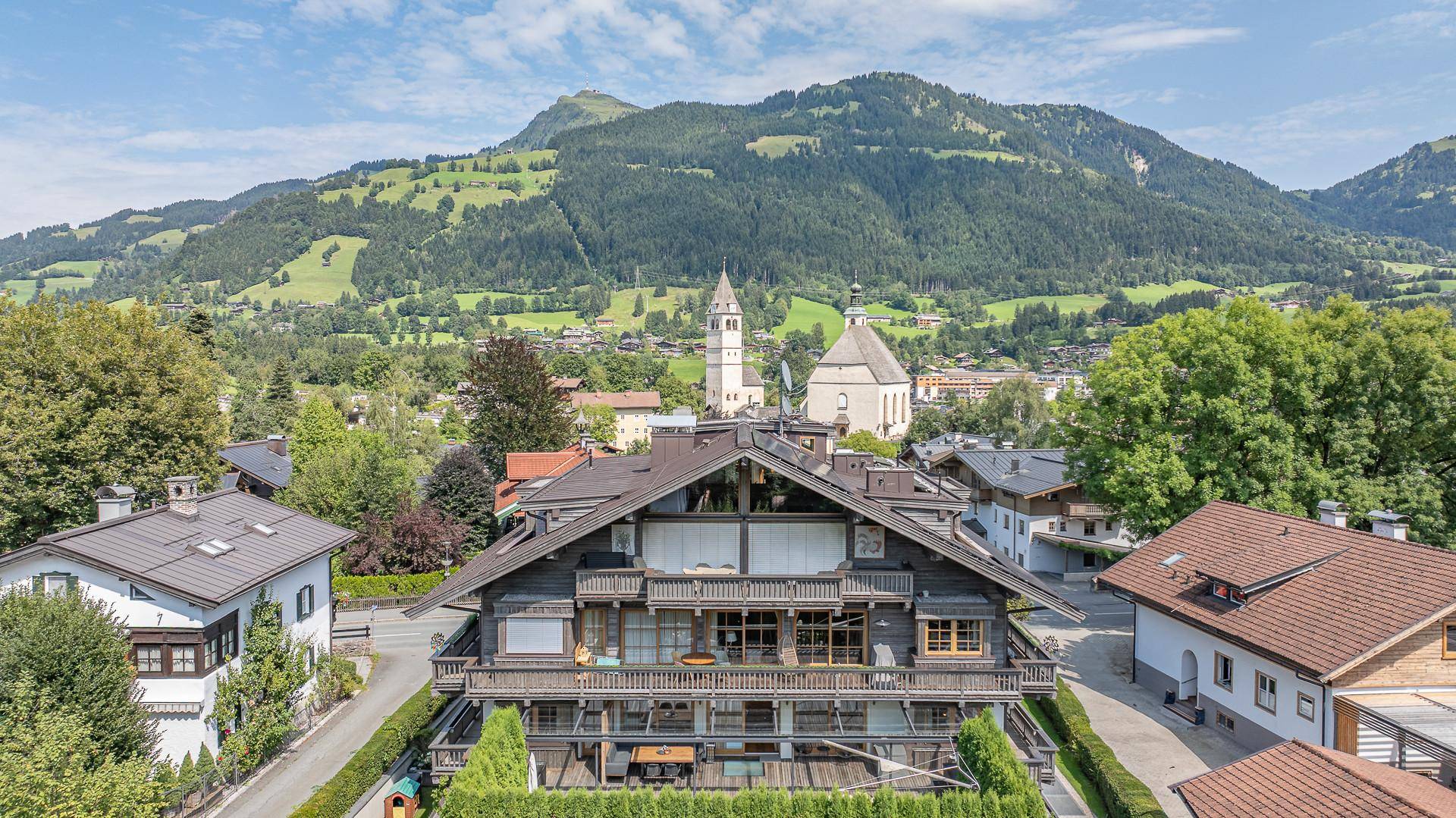KITZIMMO-Luxuswohnung mit Pool in zentraler Toplage - Immobilien Kitzbühel.