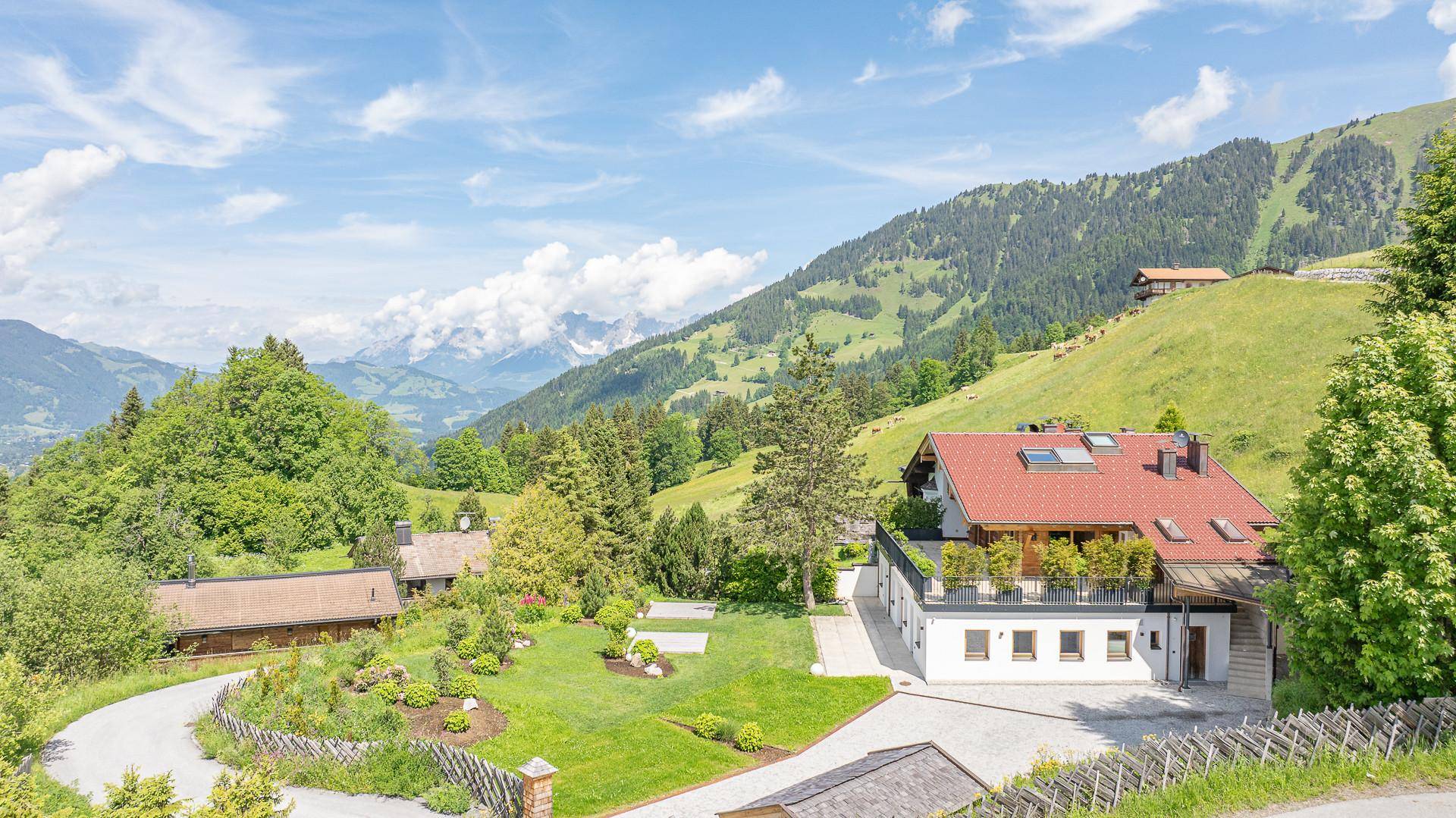 KITZIMMO-Anwesen in Toplage auf der Bichlalm kaufen - Immobilien Kitzbühel.