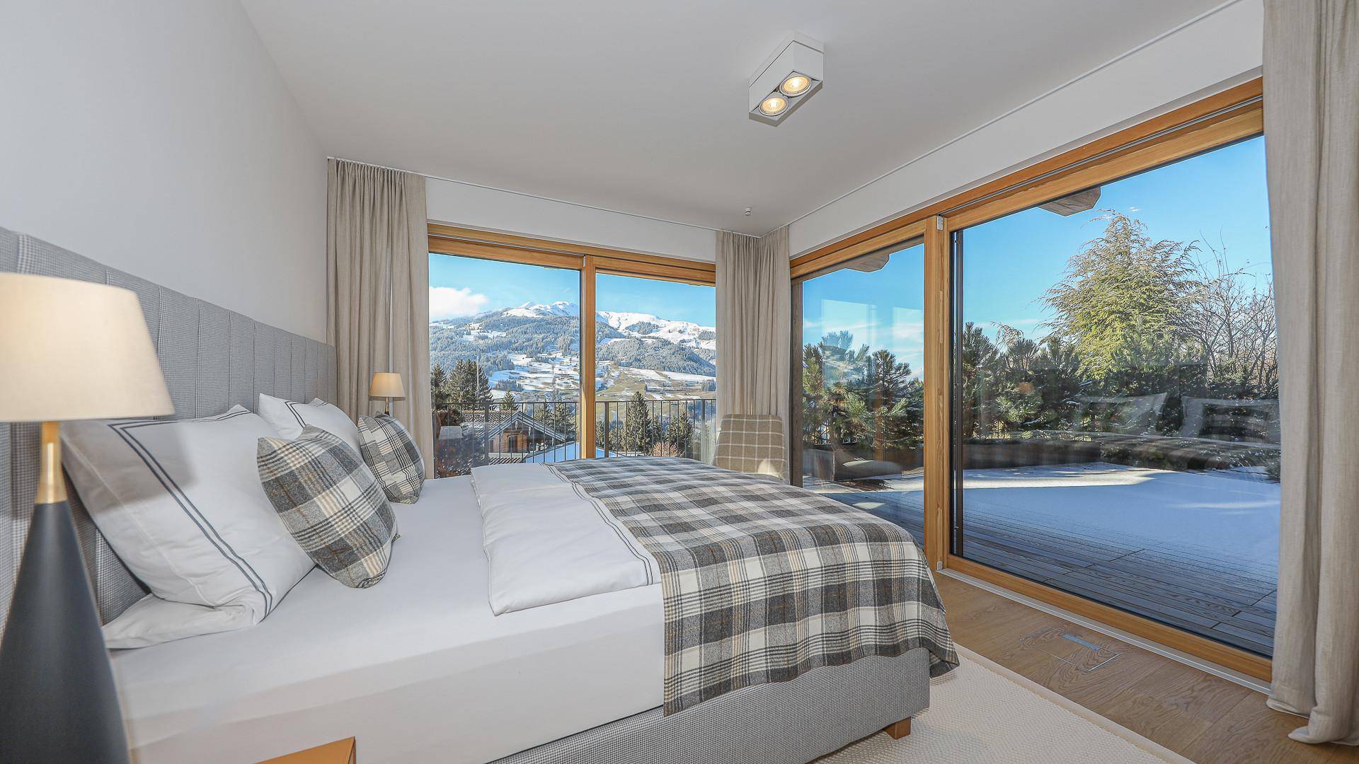 KITZIMMO-Luxusvilla in prominenter Toplage kaufen - Immobilien Aurach bei Kitzbühel.