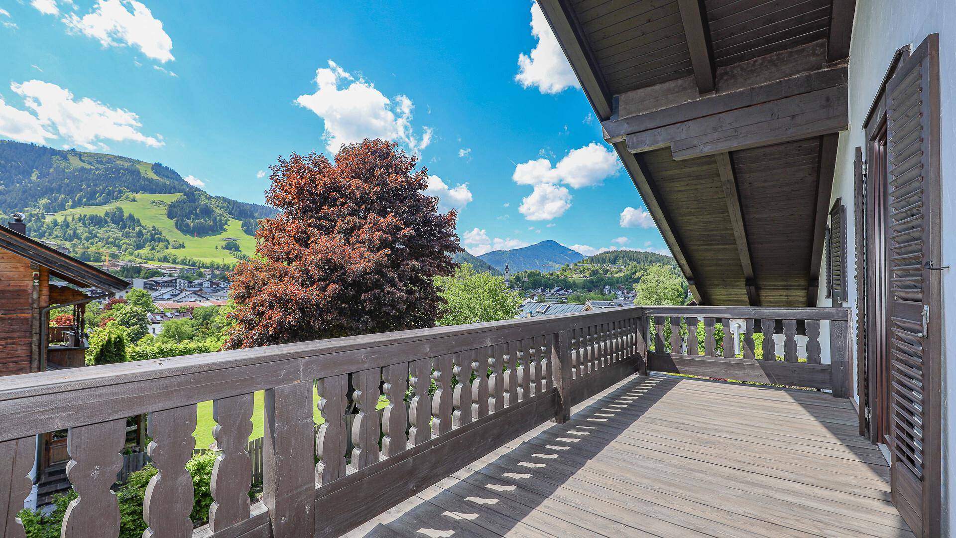 KITZIMMO-Exklusiver Freizeitwohnsitz am Sonnberg mit Panoramablick kaufen - Immobilien Kitzbühel.