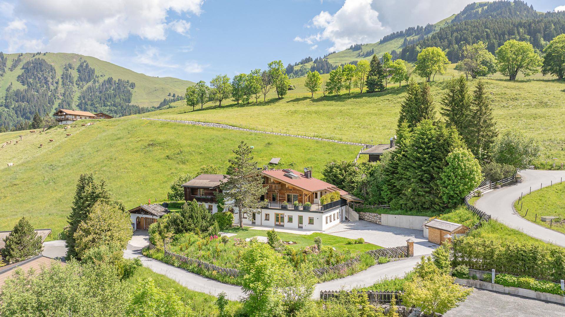 KITZIMMO-Anwesen in Toplage auf der Bichlalm kaufen - Immobilien Kitzbühel.