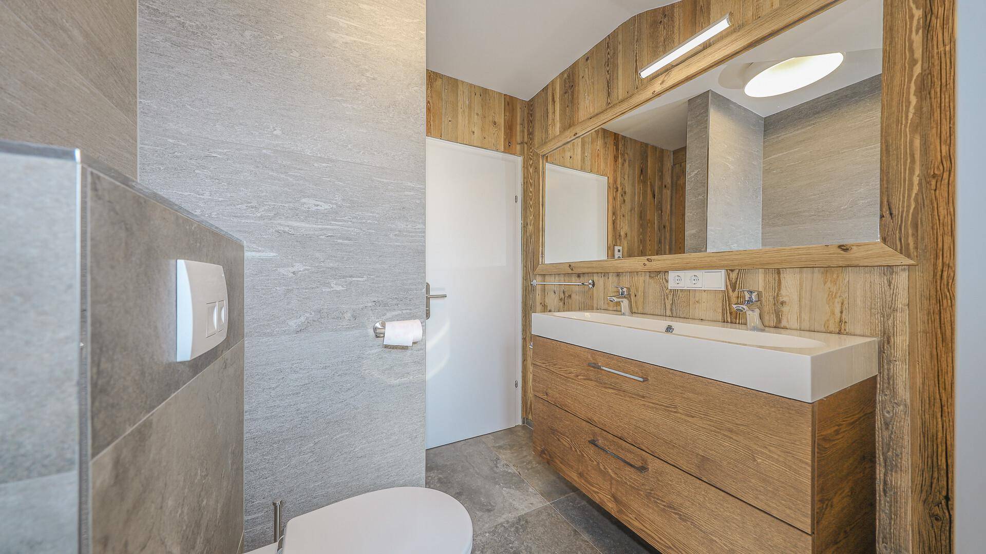 KITZIMMO-Renovierte Dachgeschosswohnung im Zentrum kaufen - Immobilien Kirchberg.