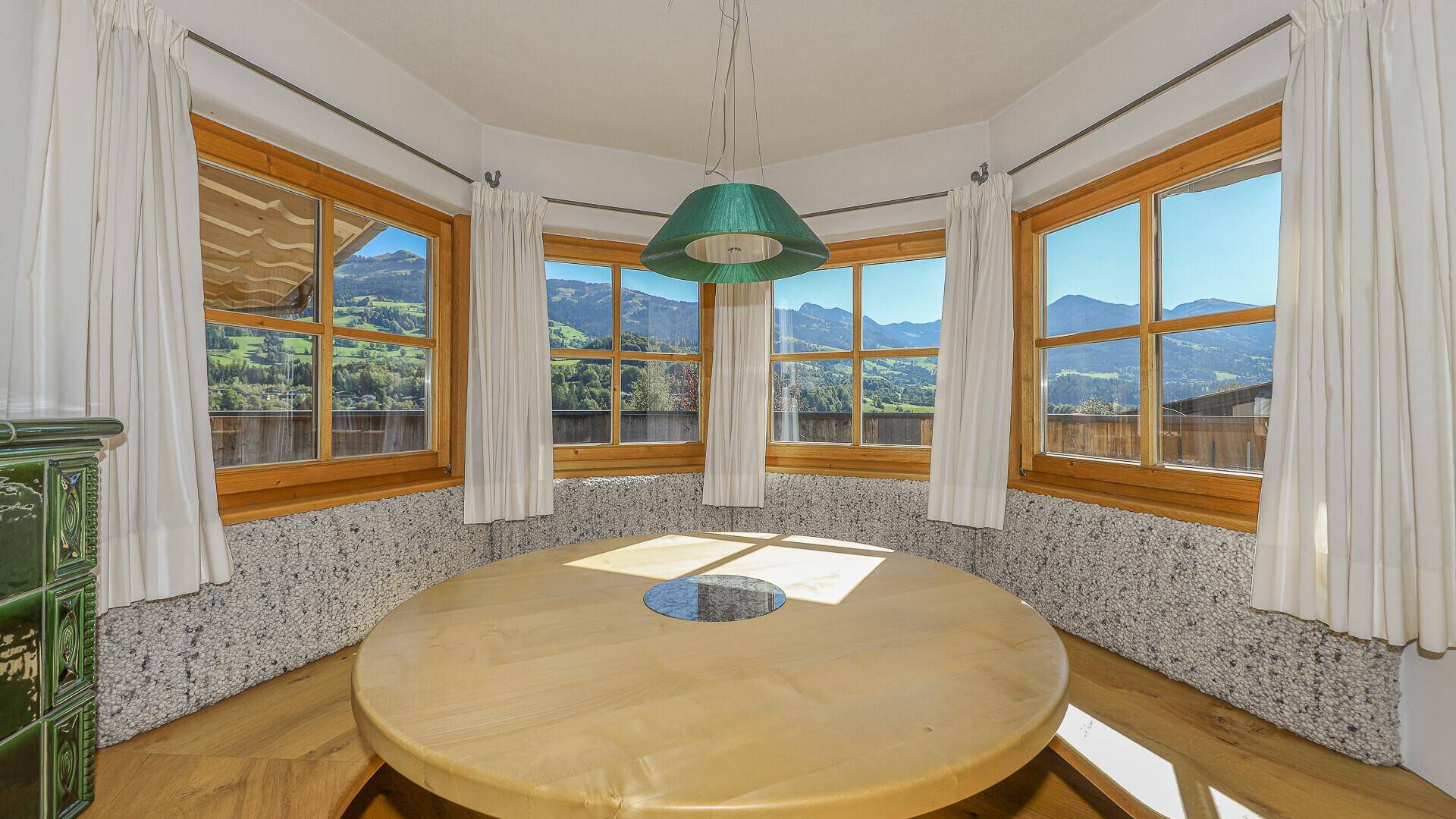 KITZIMMO-Exklusives Landhaus in traumhafter & unverbaubarer Aussichtslage - Immobilien Kitzbühel.