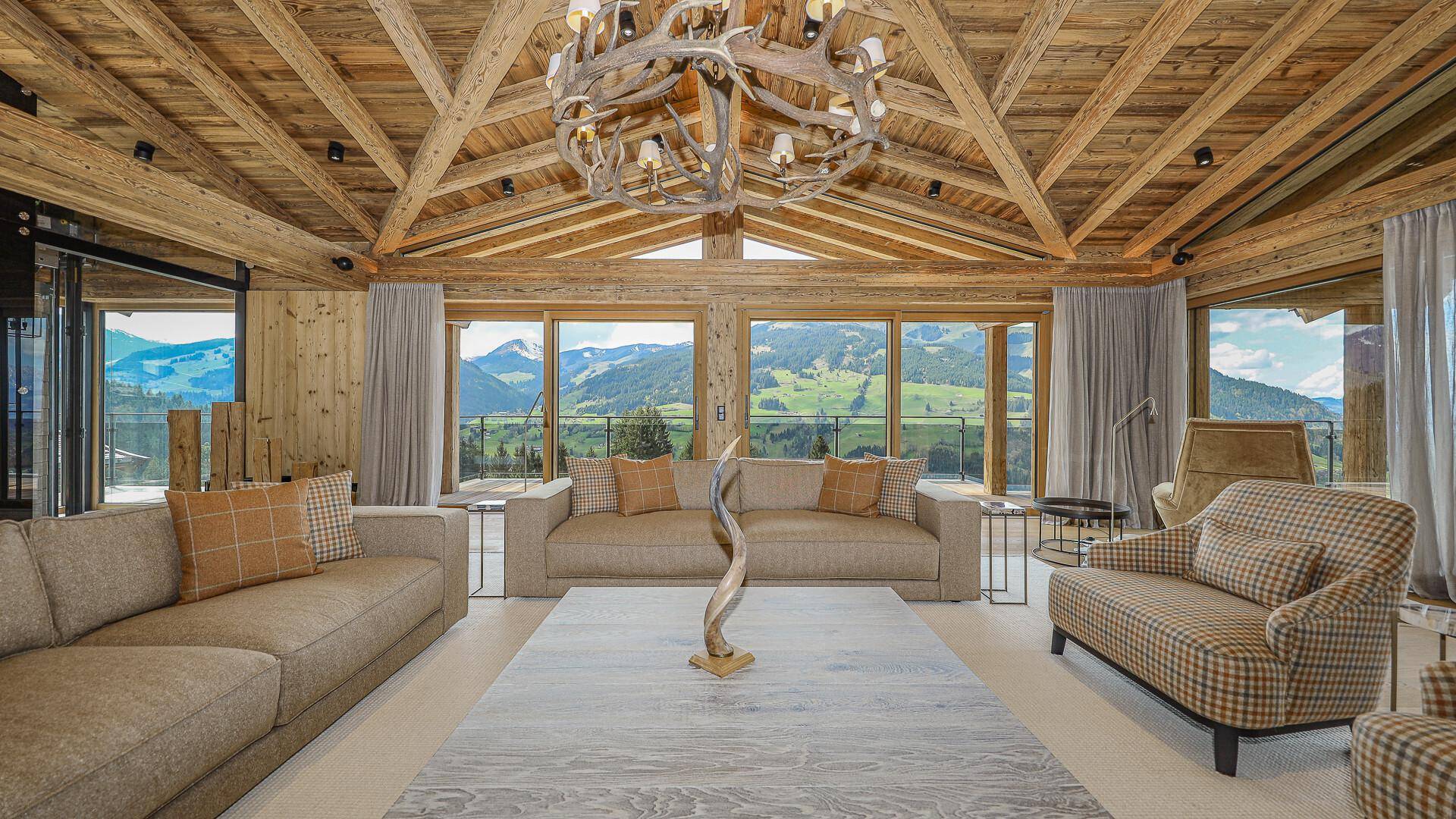 KITZIMMO-Luxusvilla in prominenter Toplage kaufen - Immobilien Aurach bei Kitzbühel.