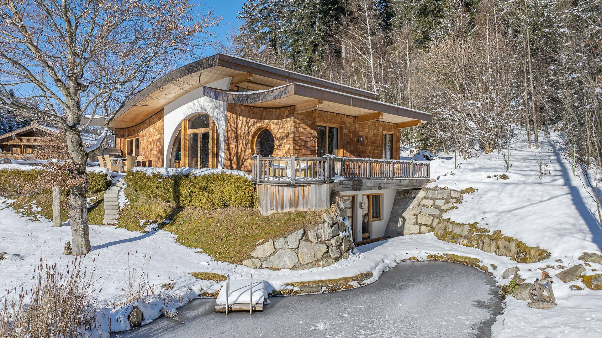 KITZIMMO-Einzigartiges Anwesen mit Blick auf den Schwarzsee - Immobilien Kitzbühel.