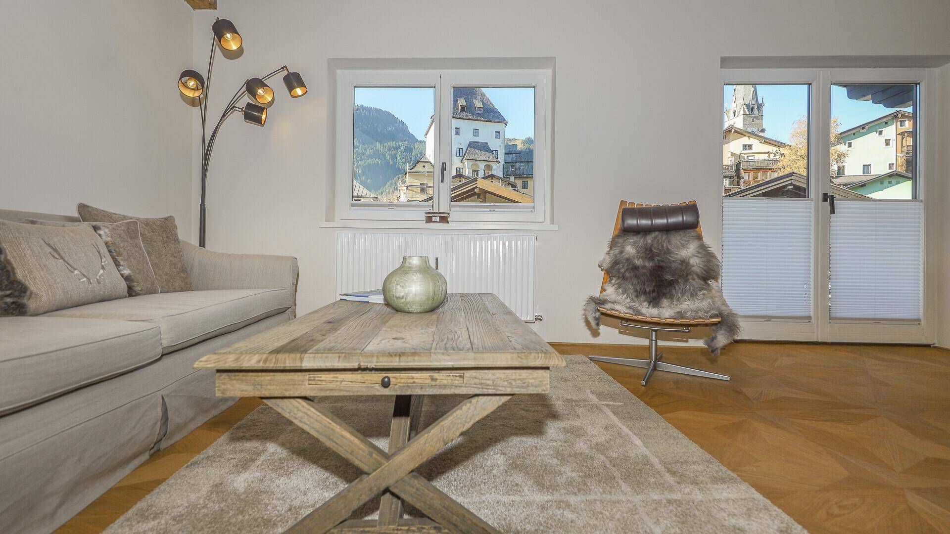 KITZIMMO-Dachgeschosswohnung mit Lift und Tiefgarage im Zentrum - Immobilien Kitzbühel.