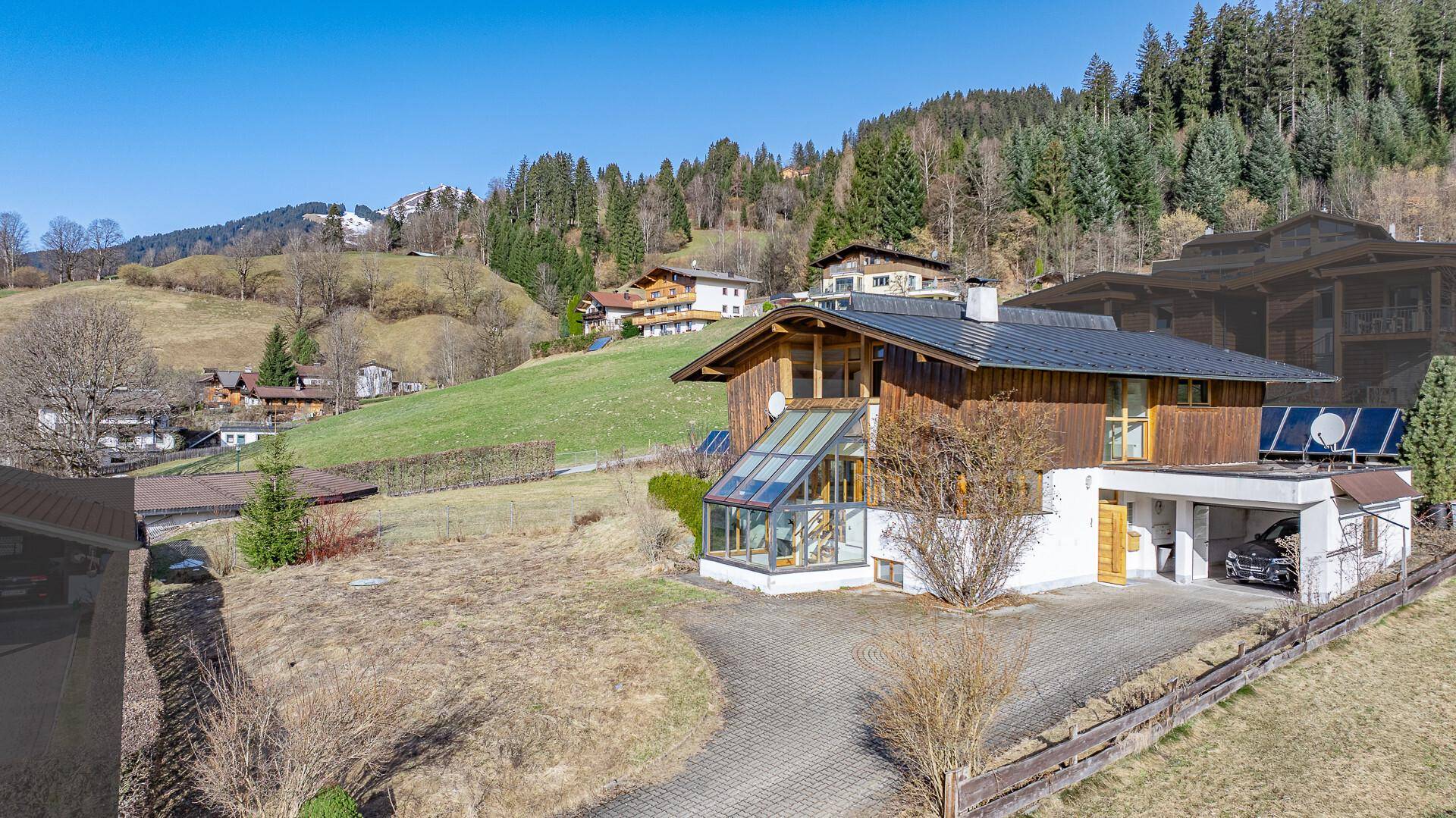 KITZIMMO-Baugrundstück mit Altbestand in Toplage - Immobilien Brixen im Thale.