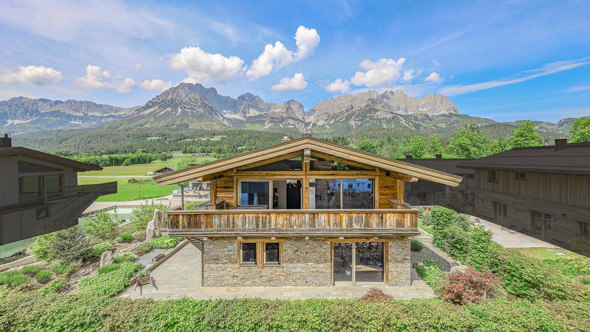 KITZIMMO-Luxuschalet mit Kaiserblick in unmittelbar am Skilift kaufen - Immobilien Going.