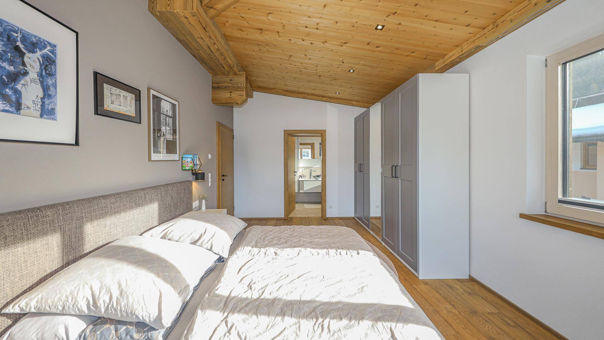 KITZIMMO-Exklusive Haushälfte in Ruhelage mit Bergblick kaufen - Immobilien Waidring.