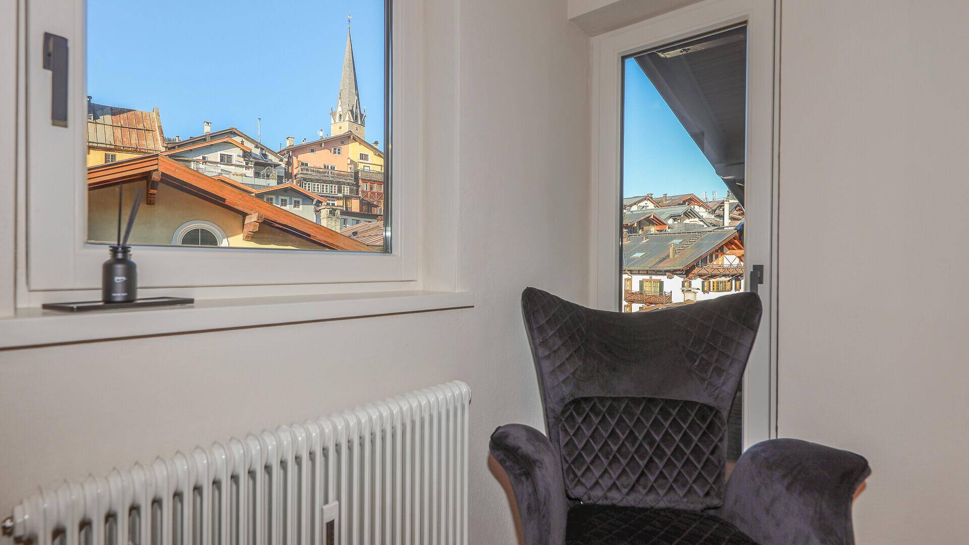KITZIMMO-Dachgeschosswohnung mit Lift und Tiefgarage im Zentrum - Immobilien Kitzbühel.