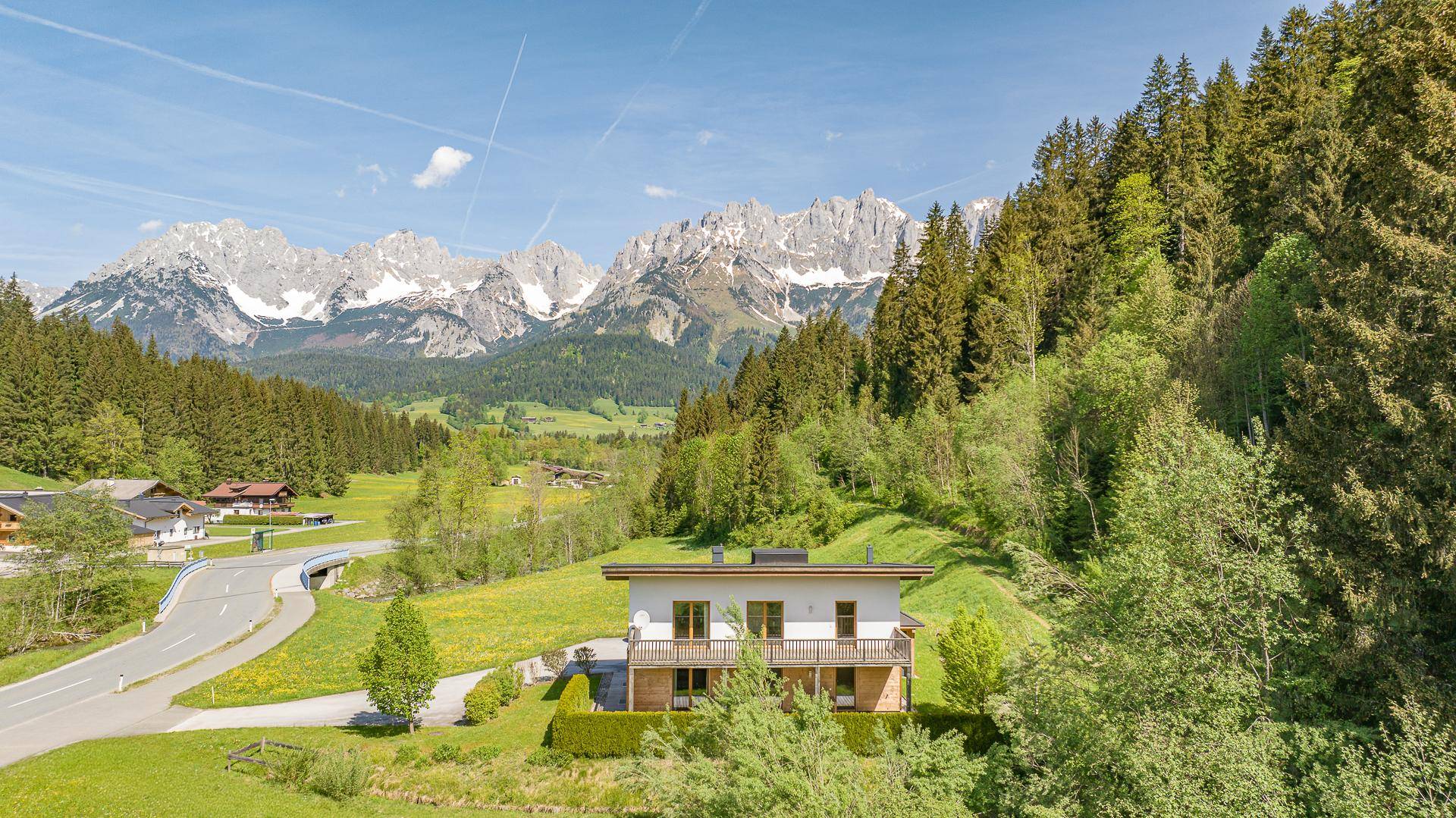 KITZIMMO-Mehrfamilienhaus in Alleinlage kaufen - Immobilien Oberndorf in Tirol.