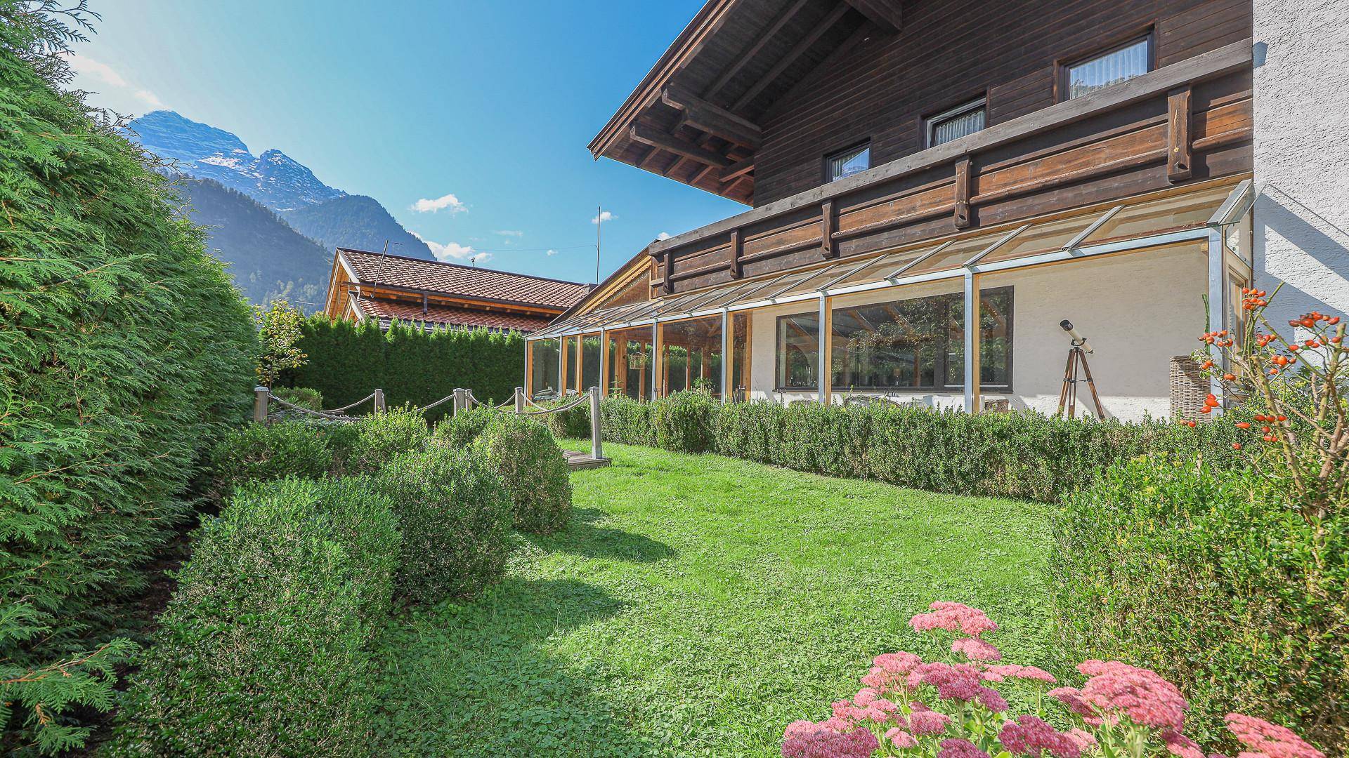 KITZIMMO-Mehrfamilienhaus in sehr guter Lage in St. Martin bei Lofer kaufen.