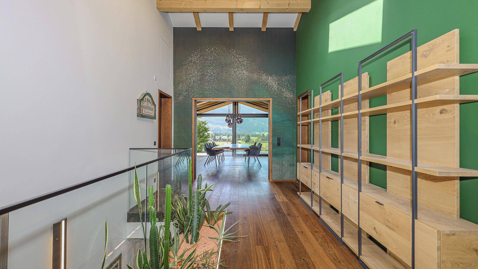 KITZIMMO-Exklusive Villa mit Schwimmteich in Toplage kaufen - Immobilien Saalfelden Salzburg.