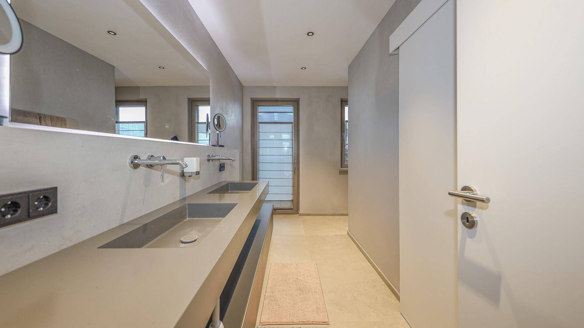 KITZIMMO-Exklusive Luxusvilla mit Kaiserblick in Toplage - Immobilien Going.