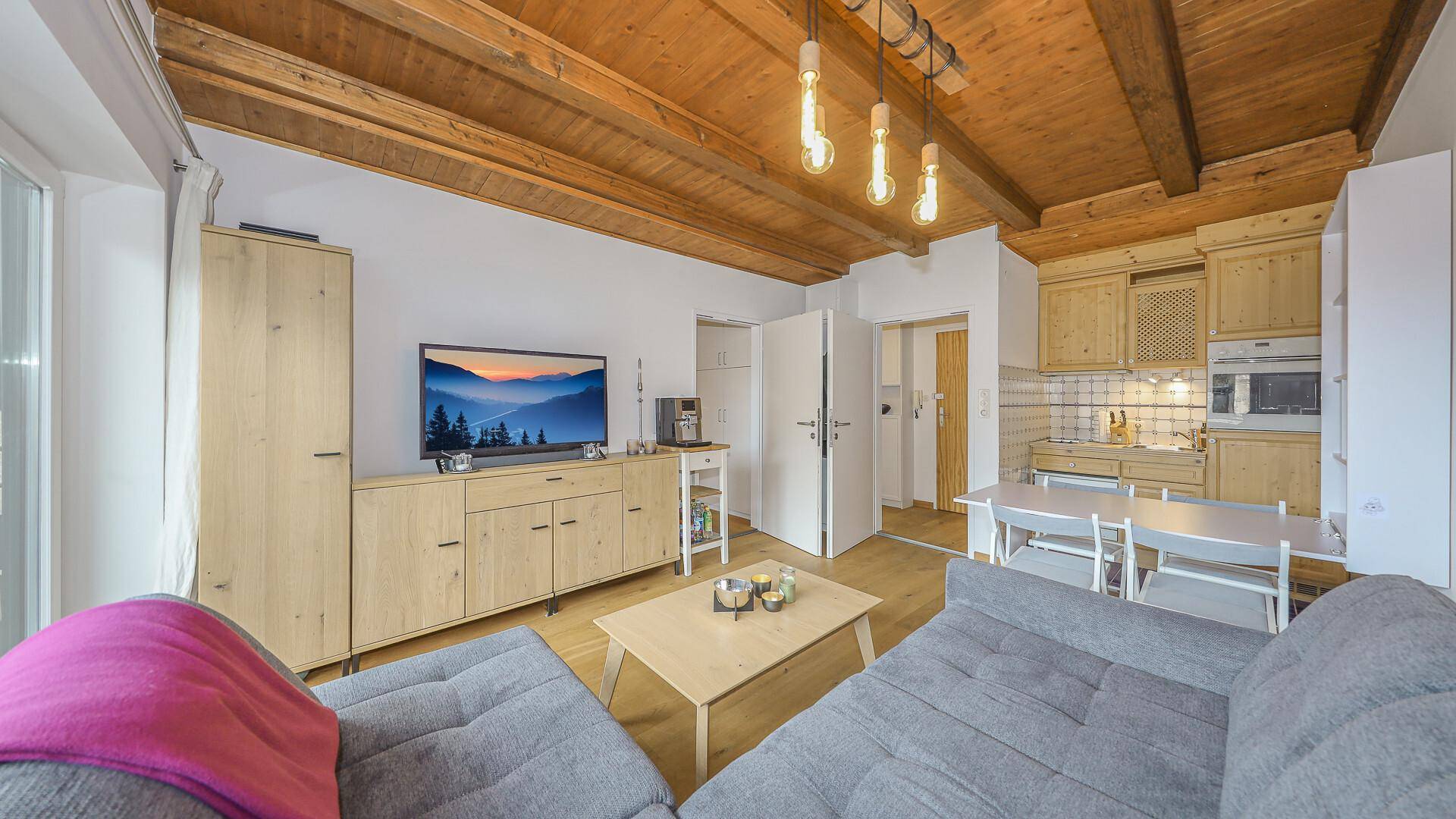 Dachgeschosswohnung an der Skipiste mit Kaiserblick - Ansicht 3