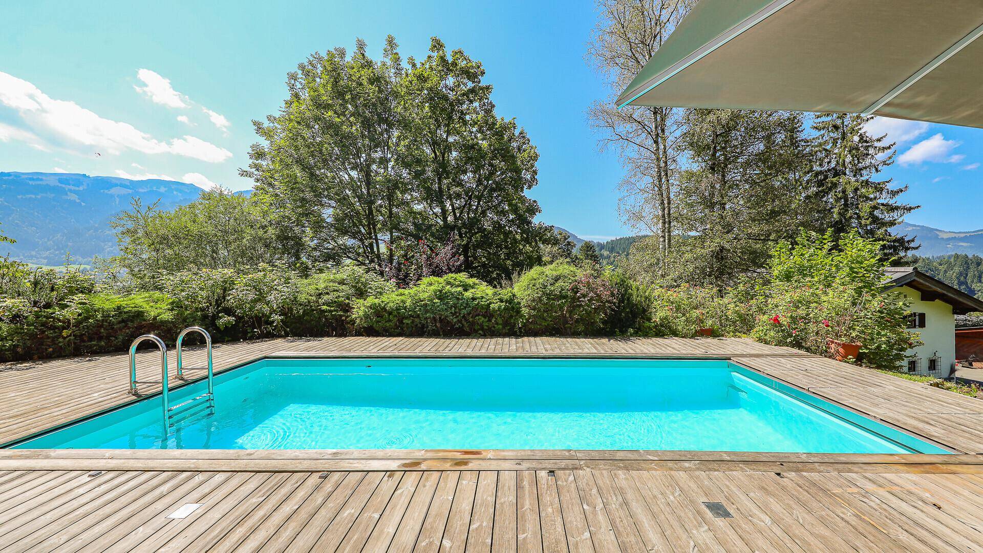 KITZIMMO-Exklusives Landhaus mit Pool in bester Lage - Immobilien Kitzbühel.