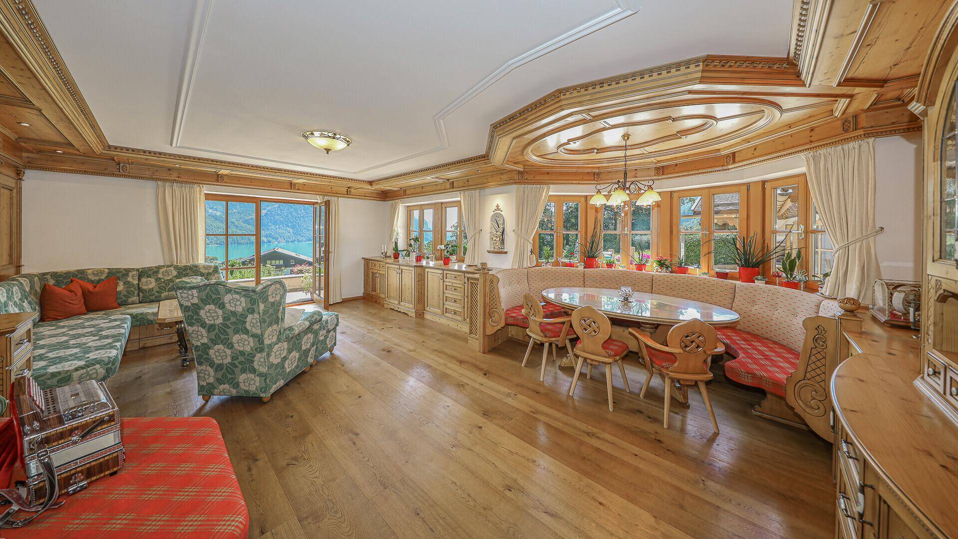 Einzigartige Landhausvilla mit Pool und unverbaubarem Seeblick - Ansicht 6