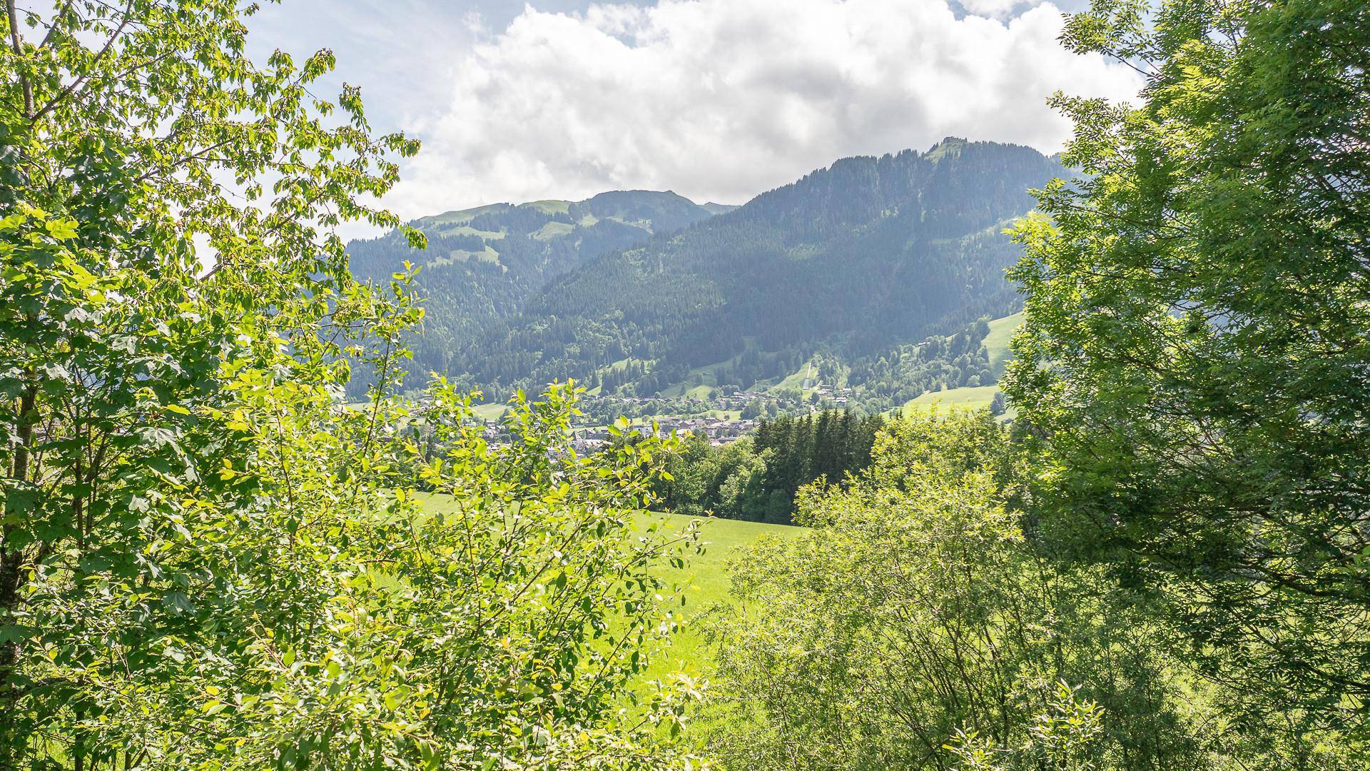 KITZIMMO-exklusives Landhaus mit Pool in bester Lage - Immobilien Kitzbühel.