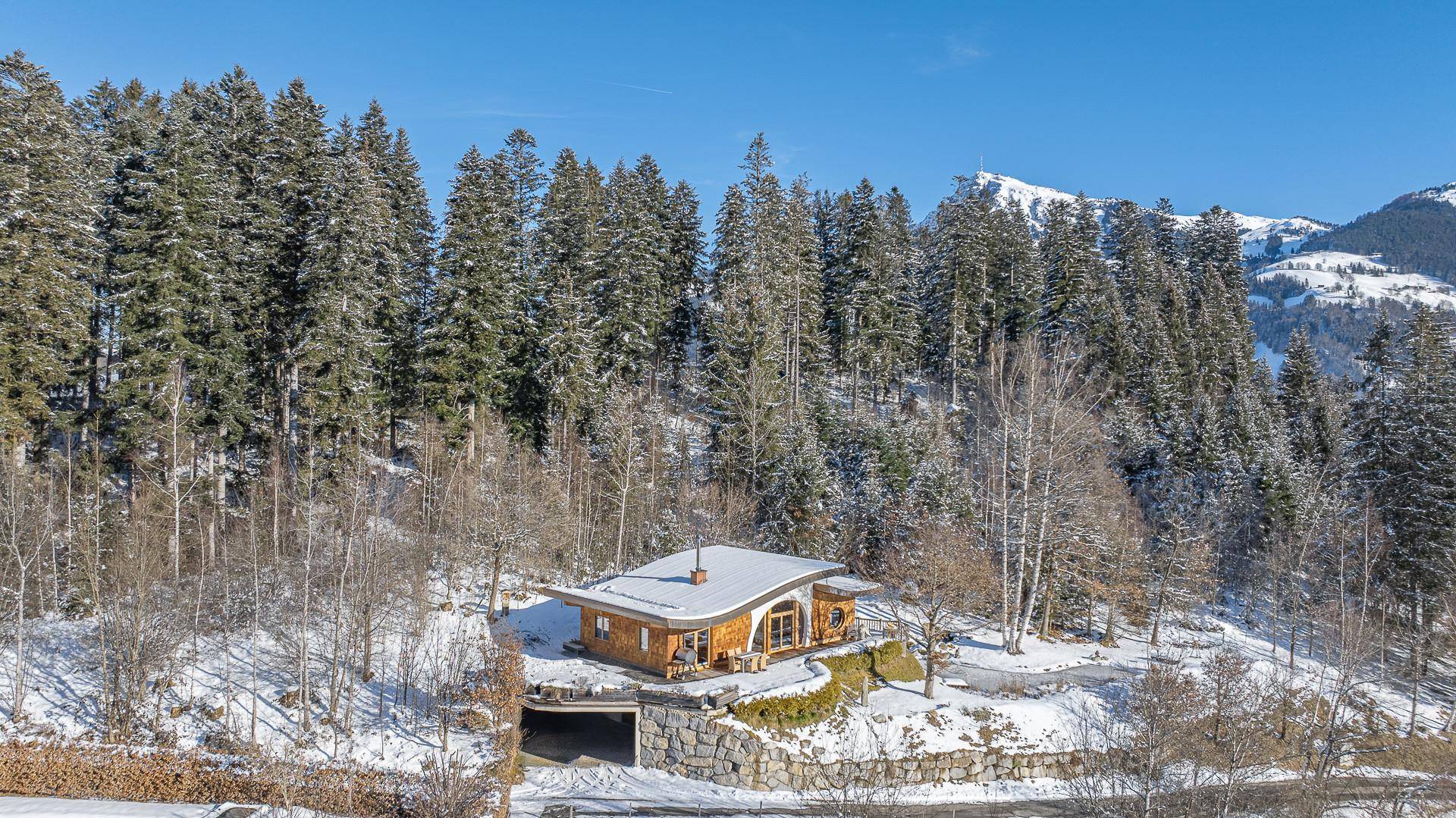 KITZIMMO-Einzigartiges Anwesen mit Blick auf den Schwarzsee - Immobilien Kitzbühel.