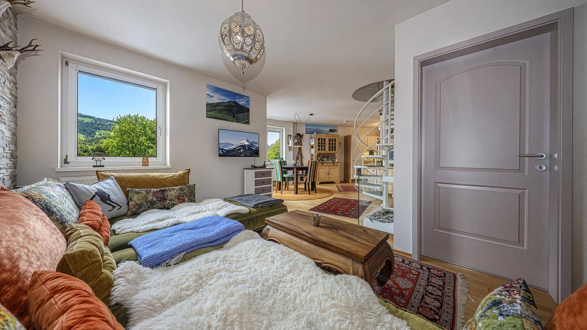 Dachgeschosswohnung mit Turmzimmer und Panorama-Ausblick - Ansicht 6