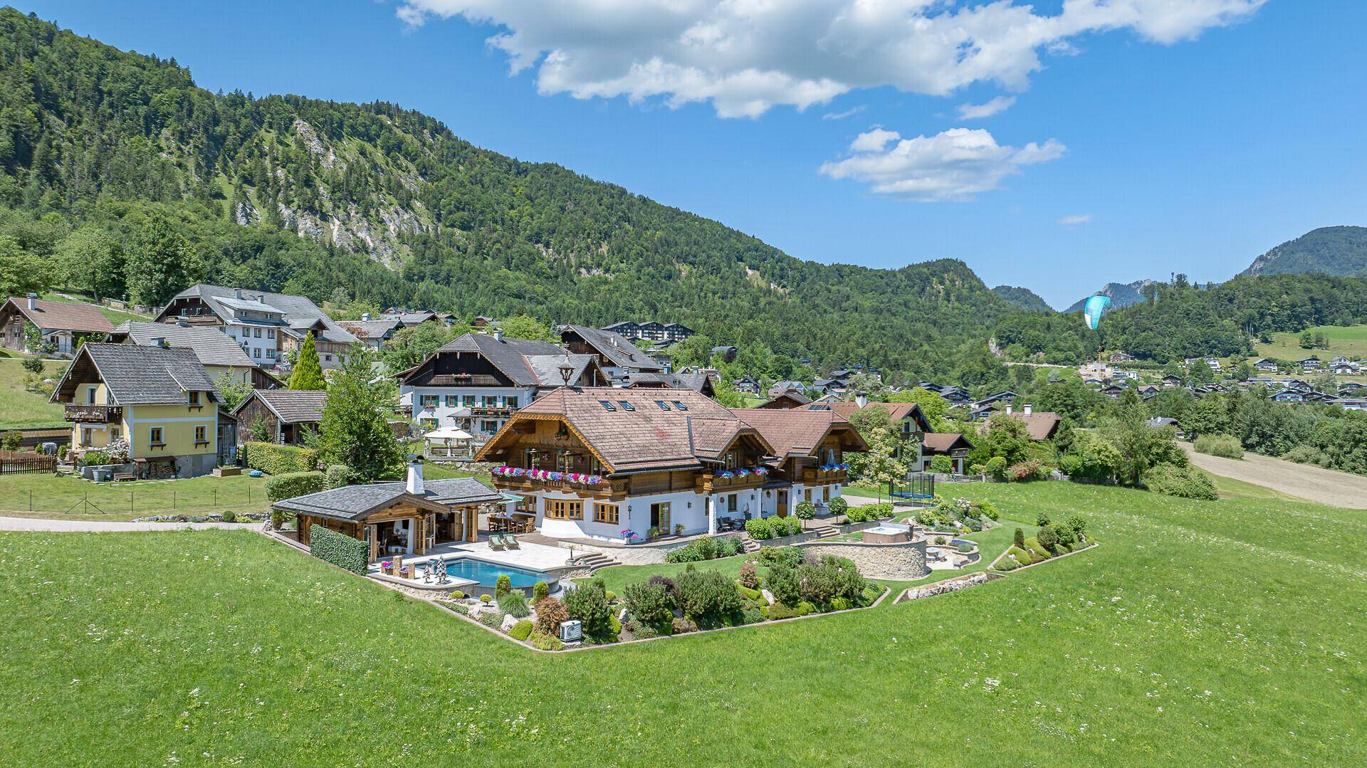 Einzigartige Landhausvilla mit Pool und unverbaubarem Seeblick - Ansicht 2
