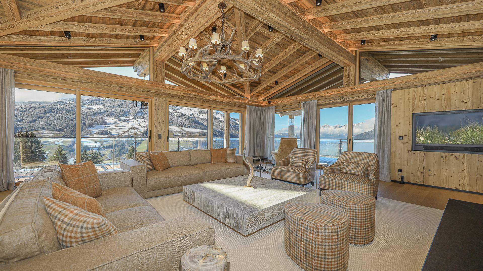 KITZIMMO-Luxusvilla in prominenter Toplage kaufen - Immobilien Aurach bei Kitzbühel.