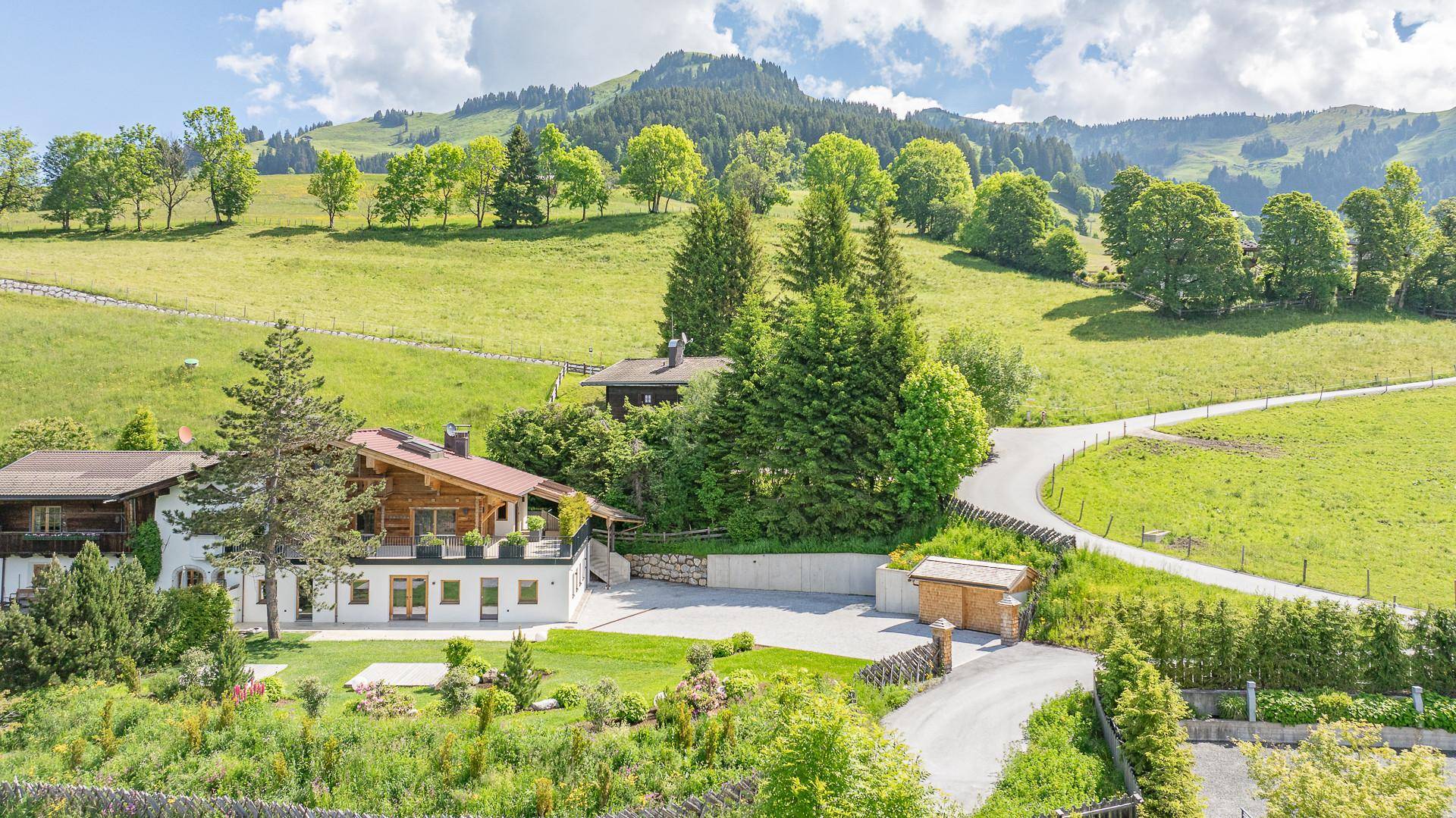 KITZIMMO-Anwesen in Toplage auf der Bichlalm kaufen - Immobilien Kitzbühel.