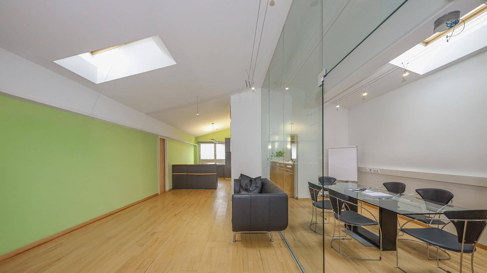 KITZIMMO-Dachgeschoss-Büro mit genehmigter Erweiterung kaufen - Immobilien Kitzbühel.