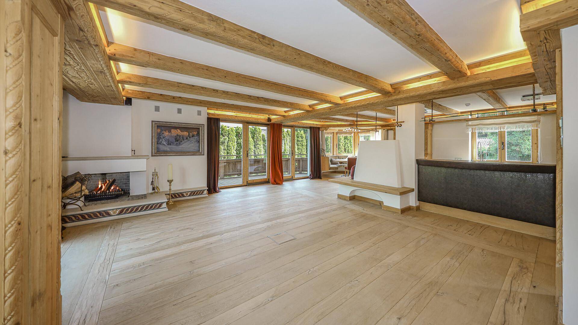KITZIMMO-Exklusive Luxusvilla mit Freizeitwohnsitz auf der Bichlalm - Immobilien Kitzbühel.