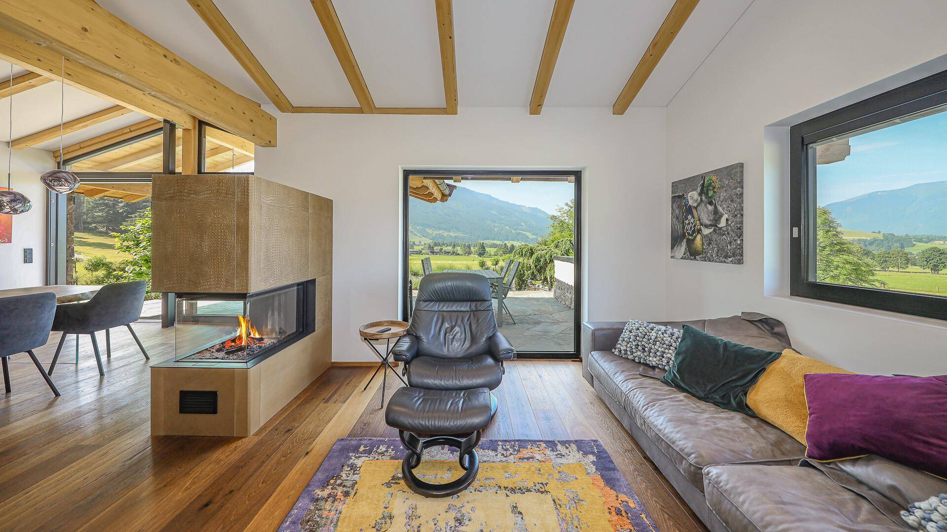 KITZIMMO-Exklusive Villa mit Schwimmteich in Toplage kaufen - Immobilien Saalfelden Salzburg.