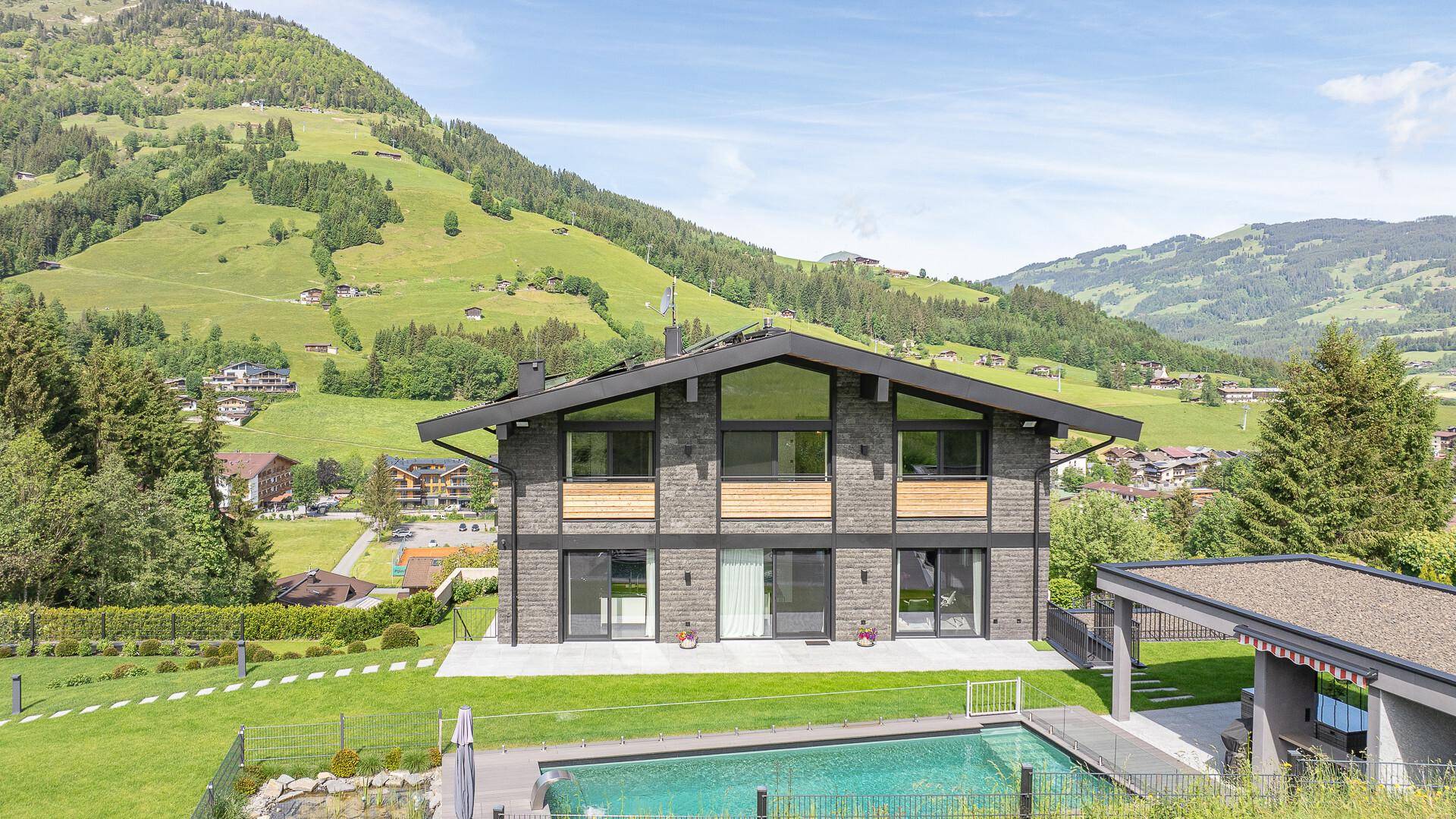KITZIMMO-Luxusvilla mit Freizeitwohnsitz kaufen - Immobilien Kirchberg in Tirol.
