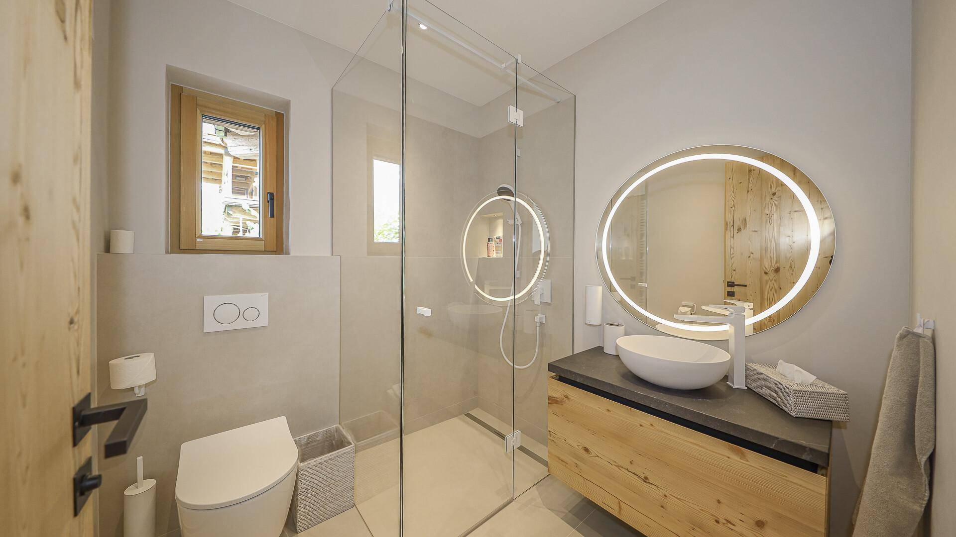 KITZIMMO-Luxusvilla in prominenter Toplage kaufen - Immobilien Aurach bei Kitzbühel.