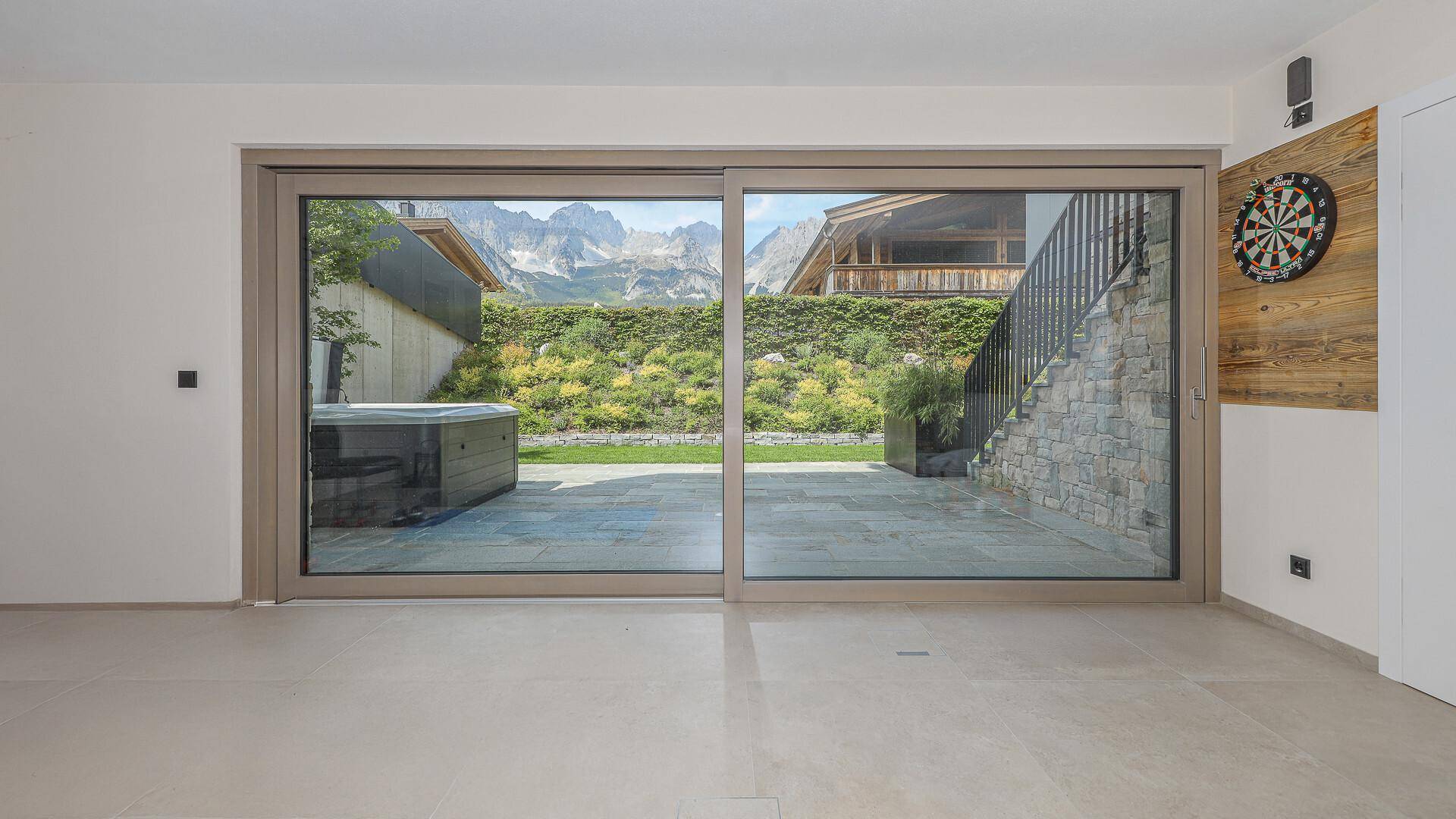 KITZIMMO-Exklusive Luxusvilla mit Kaiserblick in Toplage - Immobilien Going.