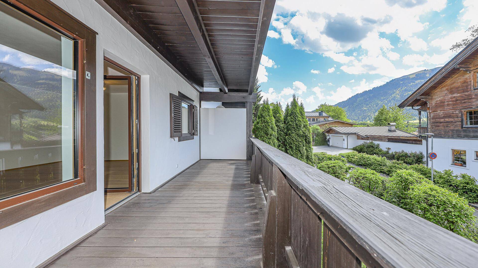 KITZIMMO-Exklusiver Freizeitwohnsitz am Sonnberg mit Panoramablick kaufen - Immobilien Kitzbühel.