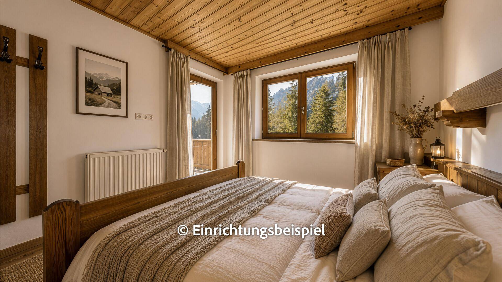 Geschmackvoll eingerichtetes Schlafzimmer mit Holzbett, Holzbalkendecke und Bergblick.