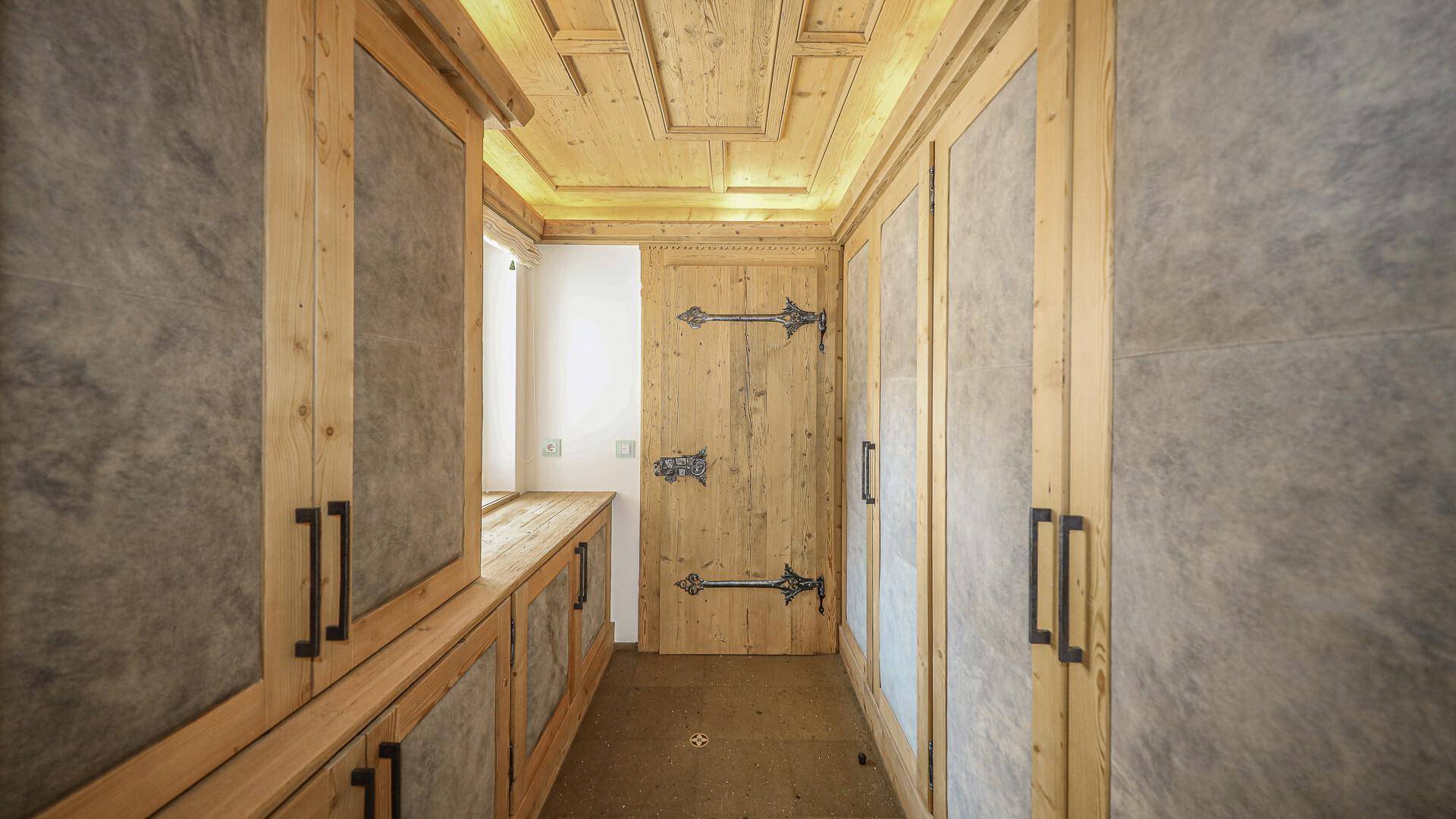 KITZIMMO-Exklusive Luxusvilla mit Freizeitwohnsitz auf der Bichlalm - Immobilien Kitzbühel.
