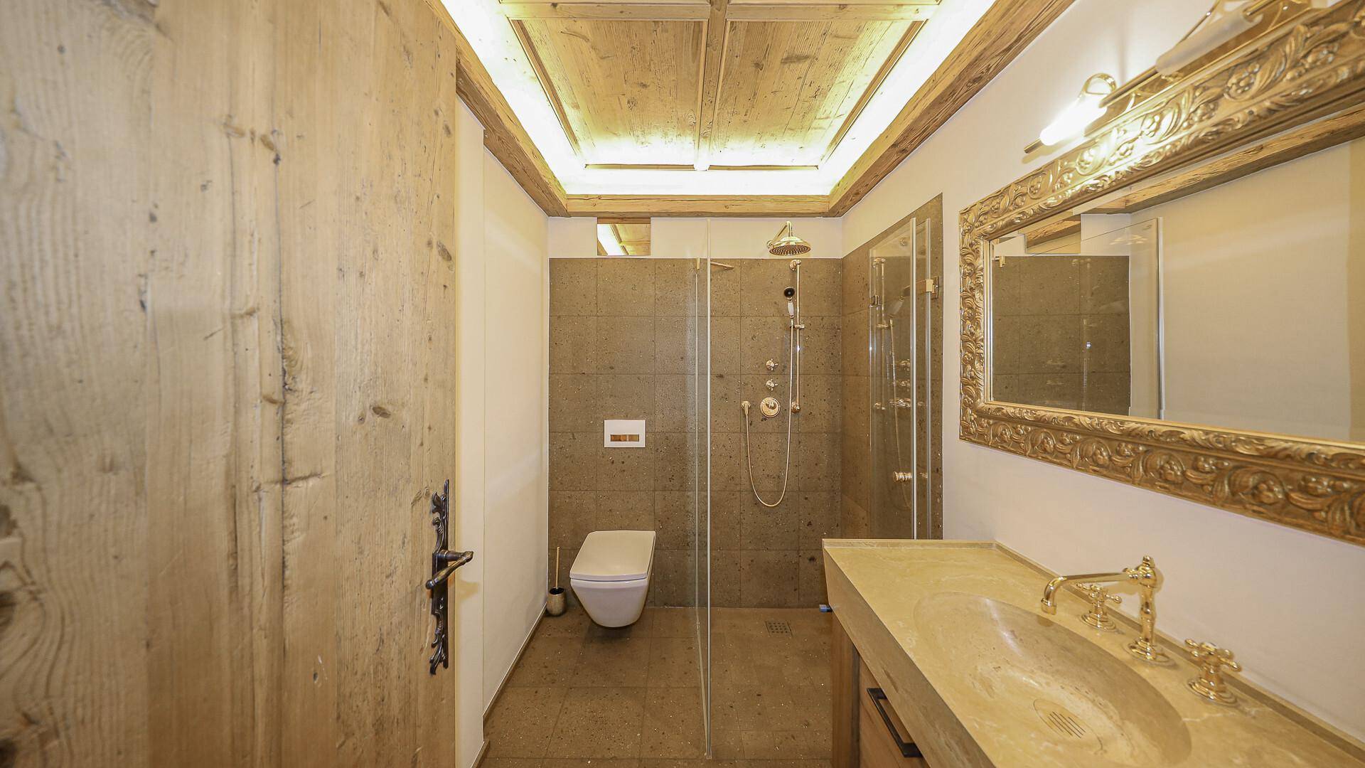 KITZIMMO-Exklusive Luxusvilla mit Freizeitwohnsitz auf der Bichlalm - Immobilien Kitzbühel.