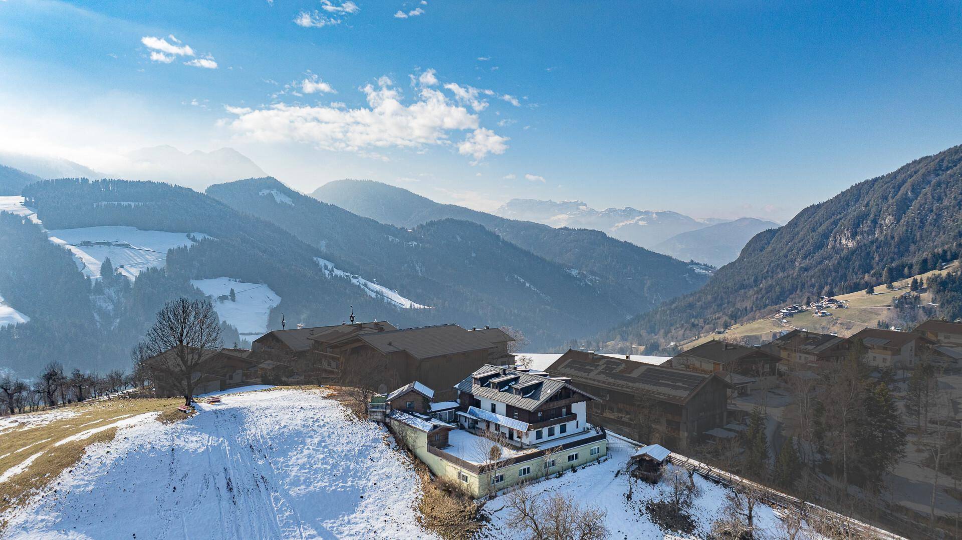 Anwesen mit einer der größten privaten Schutzanlagen - zwischen Innsbruck &amp; Kitzbühel - Ansicht 3