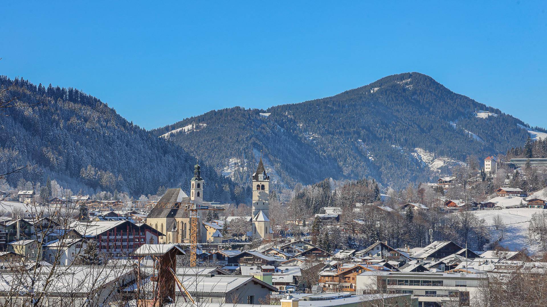 KITZIMMO-Exklusiver Freizeitwohnsitz am Sonnberg mit Panoramablick kaufen - Immobilien Kitzbühel.