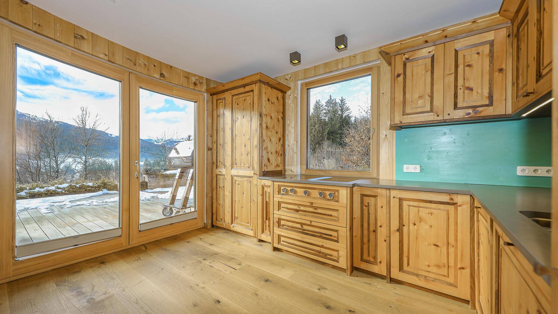 KITZIMMO-Einzigartiges Anwesen mit Blick auf den Schwarzsee - Immobilien Kitzbühel.