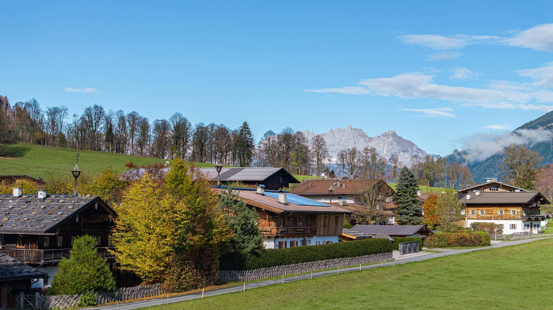 KITZIMMO-Neubauvilla in sonniger Ruhelage mit Bergblick - Immobilien Aurach.