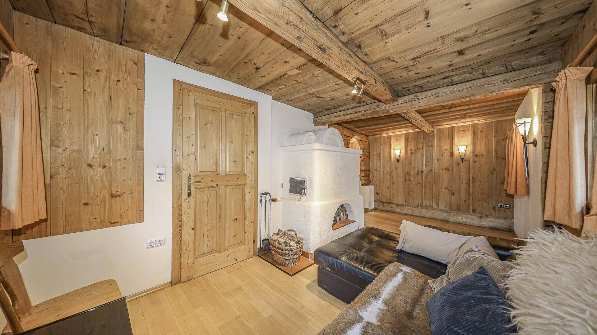 Tirolerhaus mit über 3.800 m² Grund in idyllischer Ruhelage - View 2
