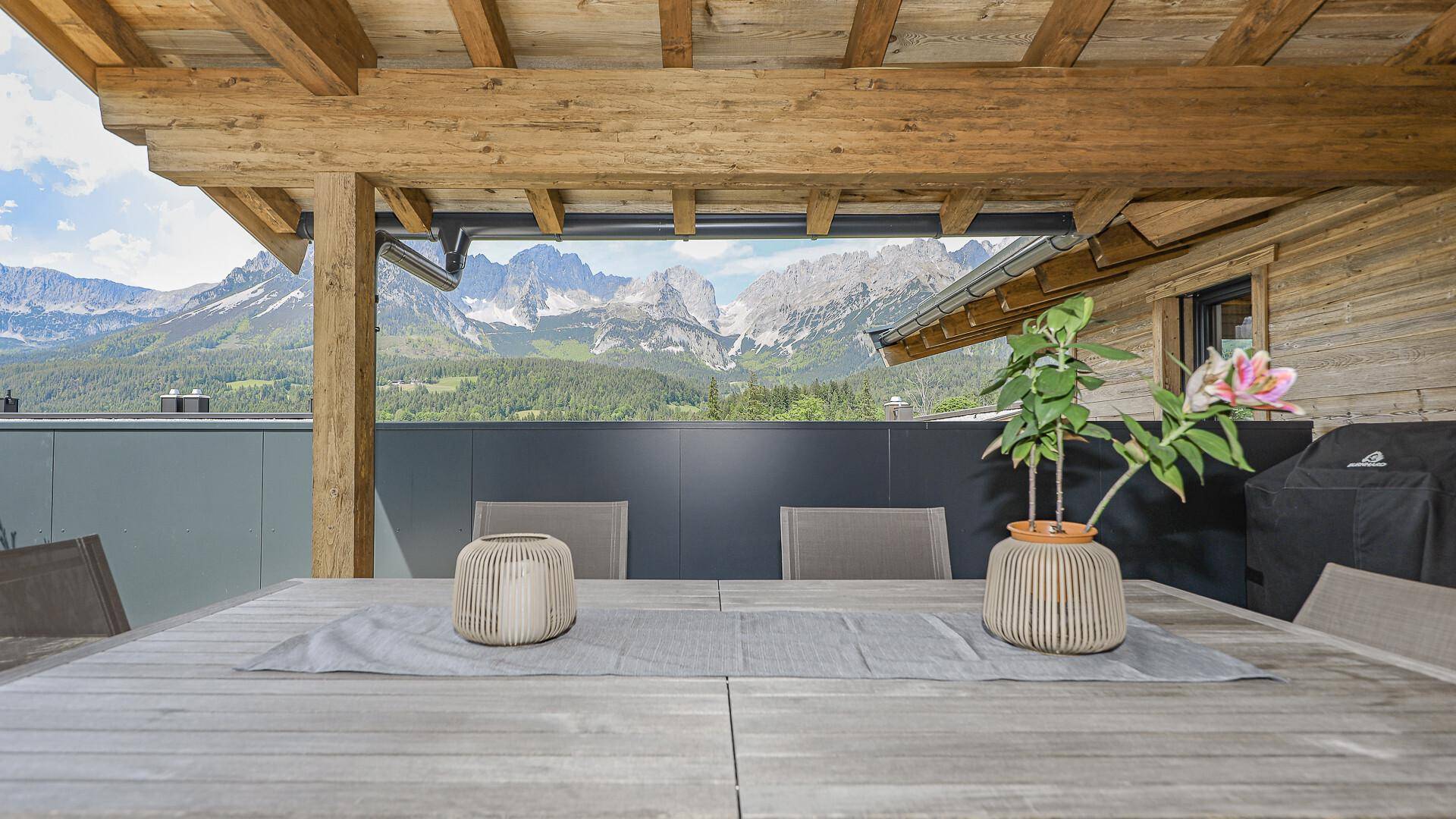 KITZIMMO-Exklusive Luxusvilla mit Kaiserblick in Toplage - Immobilien Going.