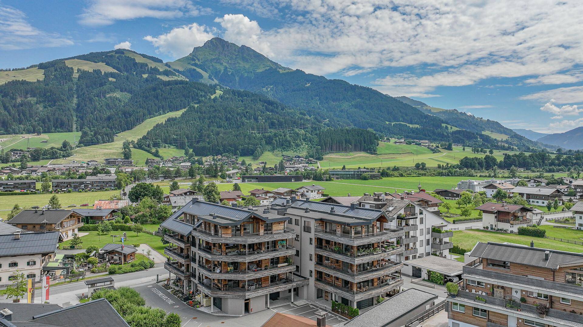 KITZIMMO-Luxuswohnung mit Bergblick in Toplage kaufen - Immobilien Oberndorf.