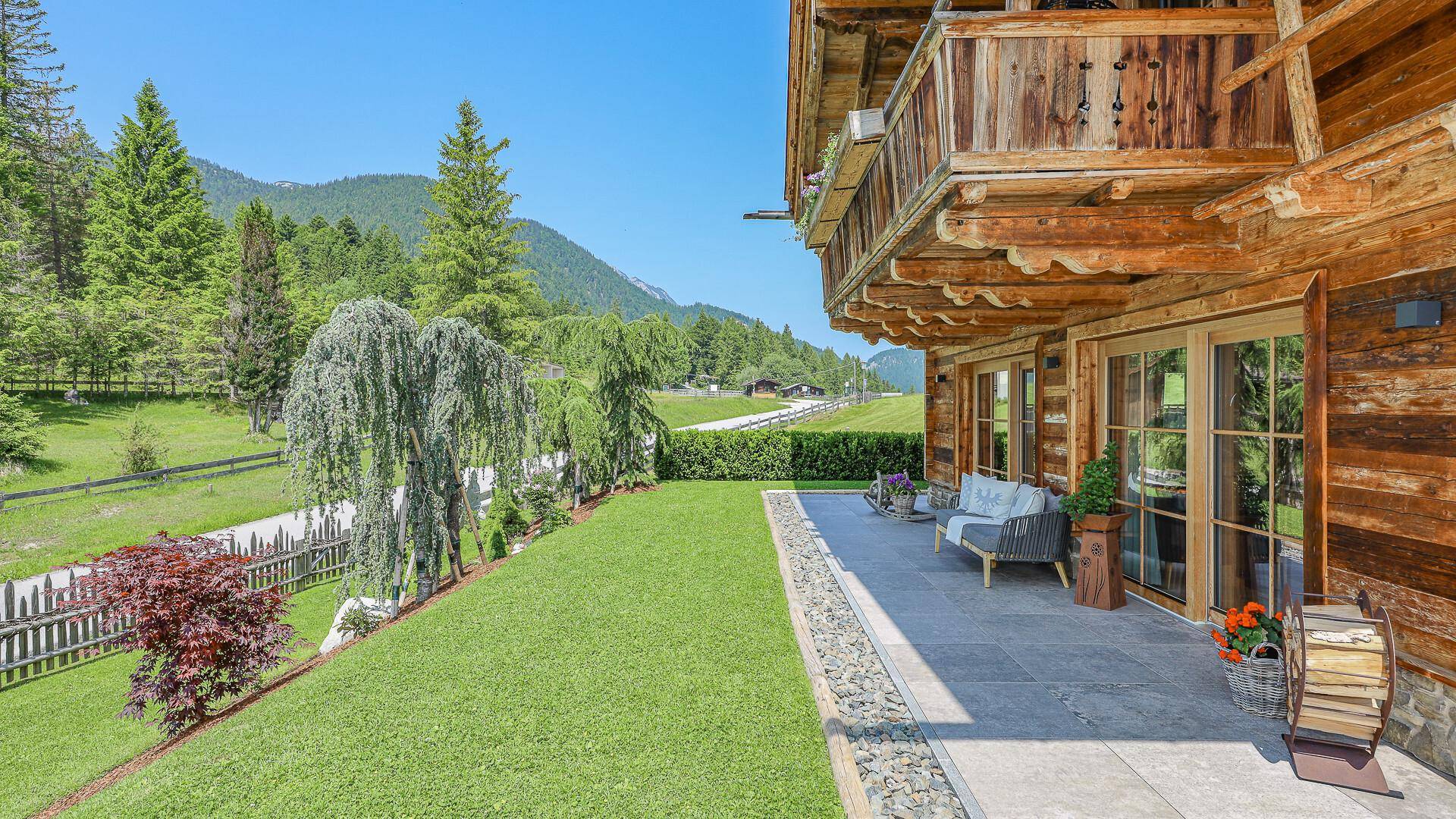 KITZIMMO-Zwei Luxuschalets mit Panoramablick in Top-Ruhelage kaufen - Immobilien Steinberg Tirol.