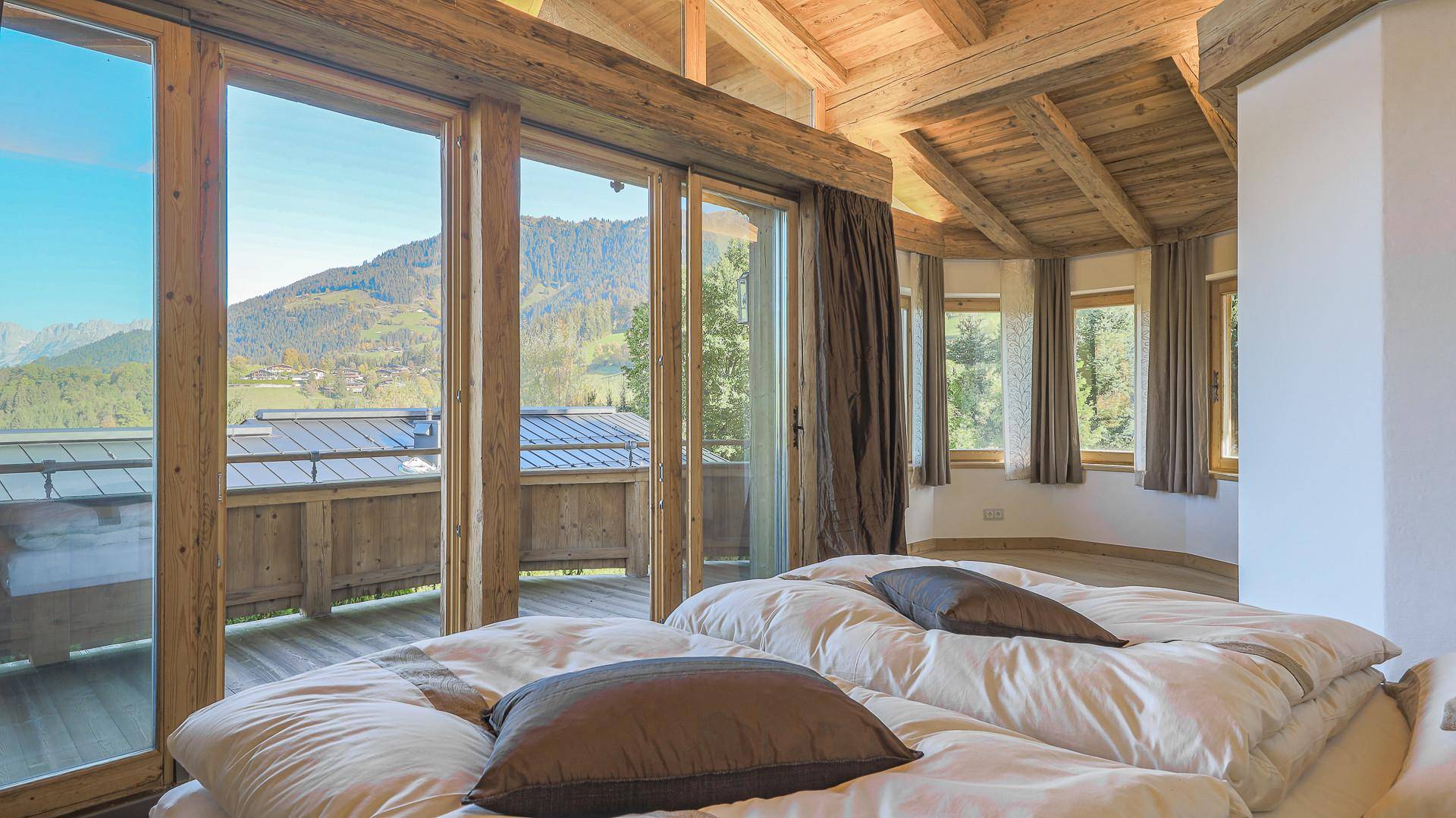 KITZIMMO-exklusive Luxusvilla auf der Bichlalm - Immobilien Kitzbühel.