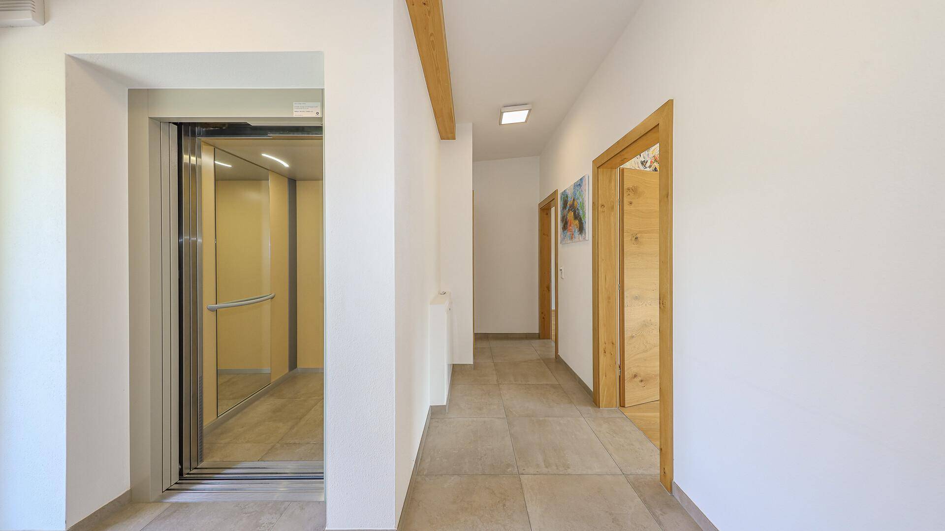 KITZIMMO-Mehrfamilienhaus in Alleinlage kaufen - Immobilien Oberndorf in Tirol.