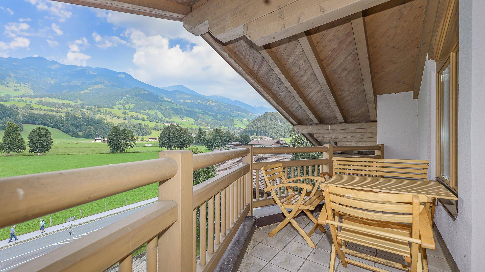 KITZIMMO-Dachgeschosswohnung mit Kaiserblick - Immobilien Aurach.