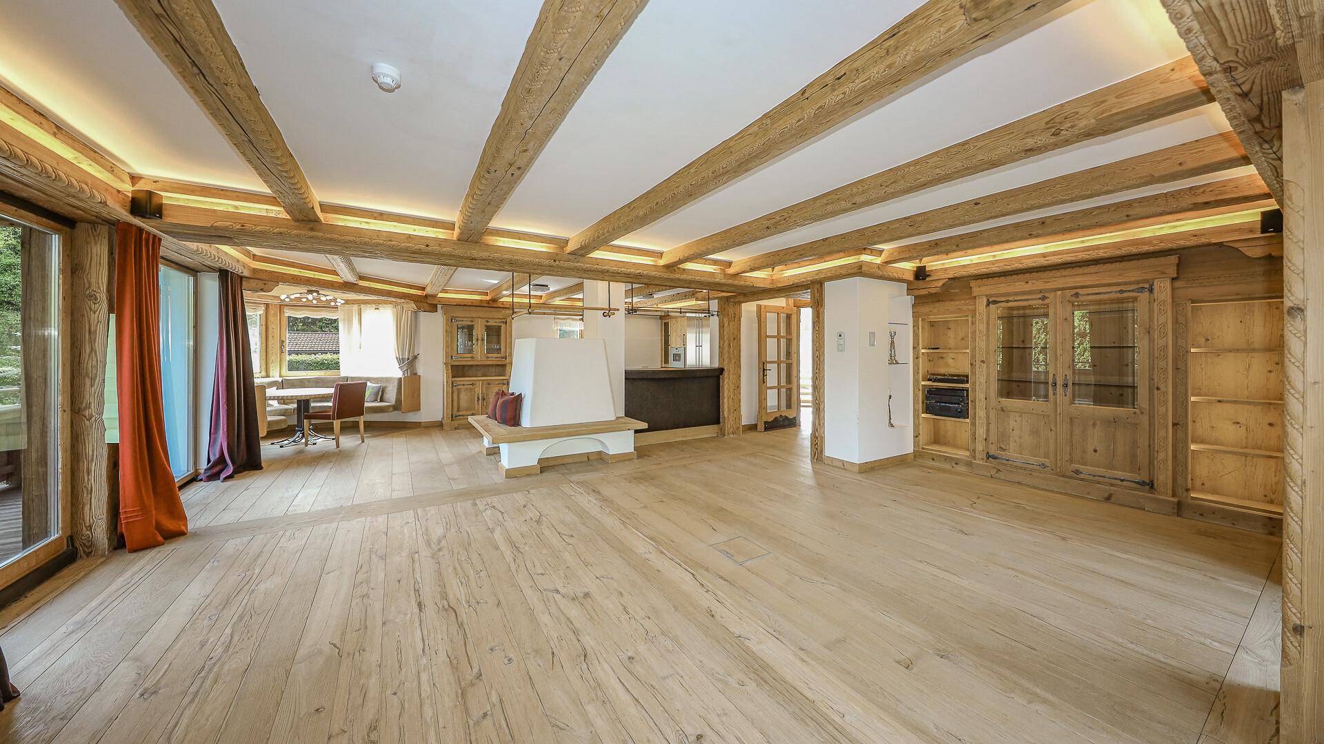 KITZIMMO-Exklusive Luxusvilla mit Freizeitwohnsitz auf der Bichlalm - Immobilien Kitzbühel.