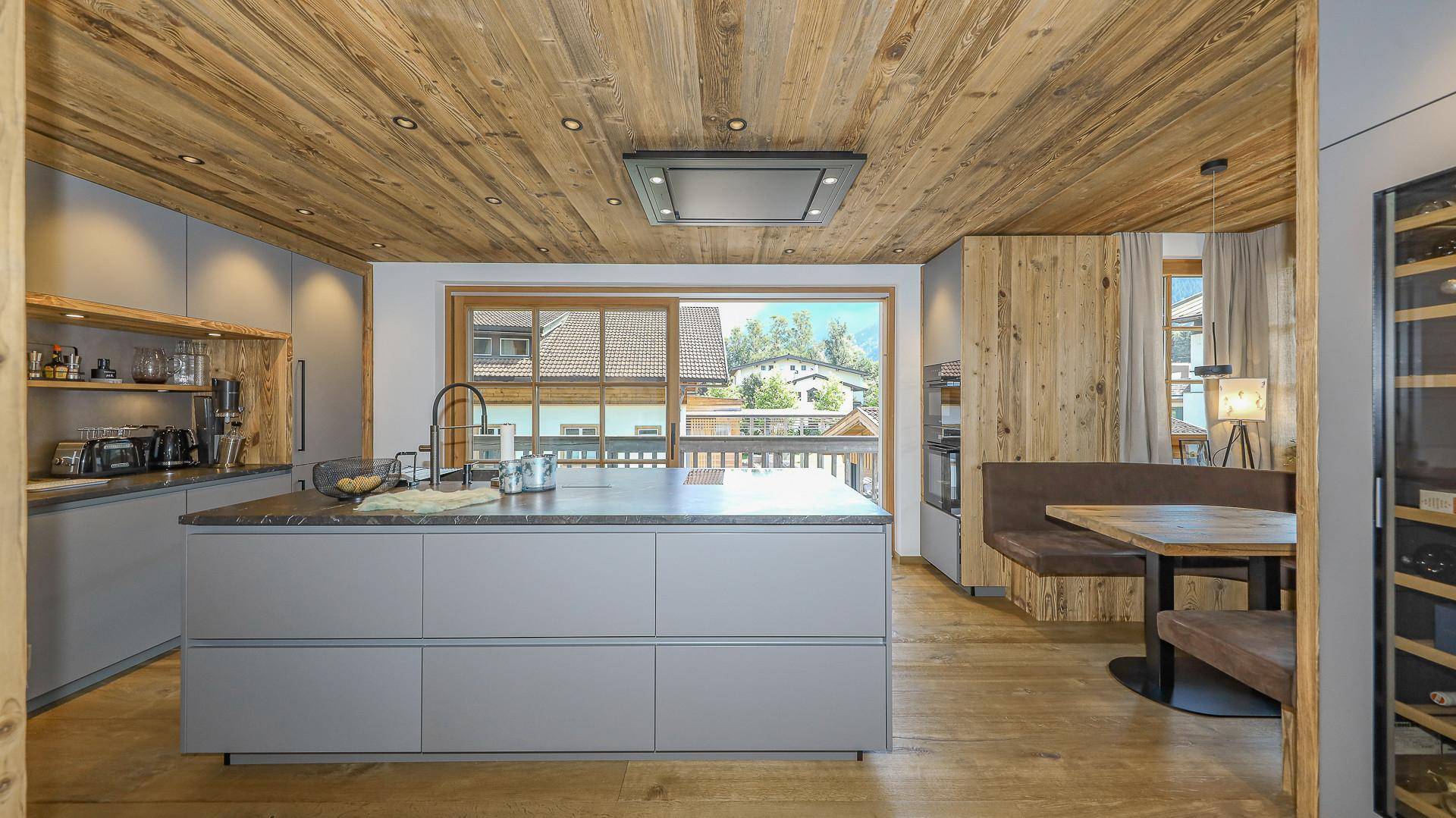 KITZIMMO-Luxuswohnung mit Pool in zentraler Toplage - Immobilien Kitzbühel.
